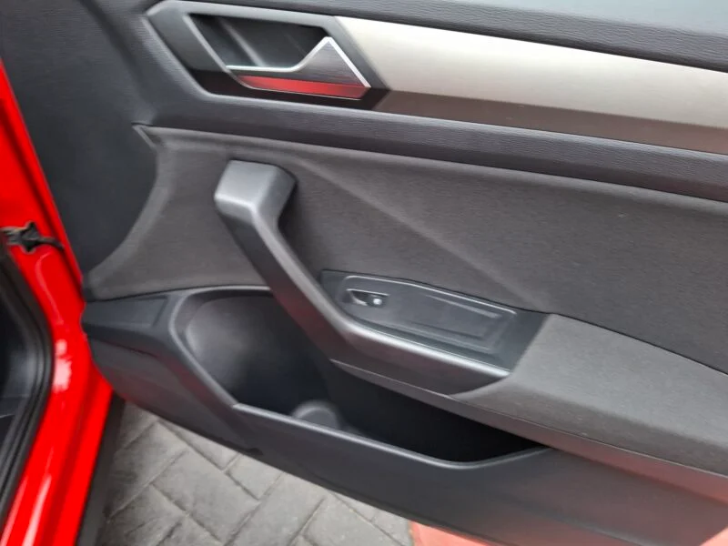 VOLKSWAGEN T-ROC ADVANCE