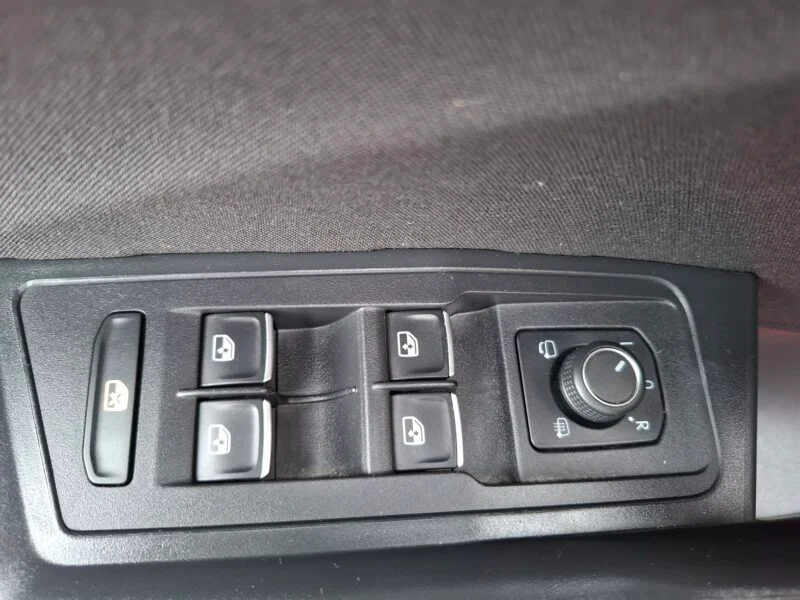 VOLKSWAGEN T-ROC ADVANCE