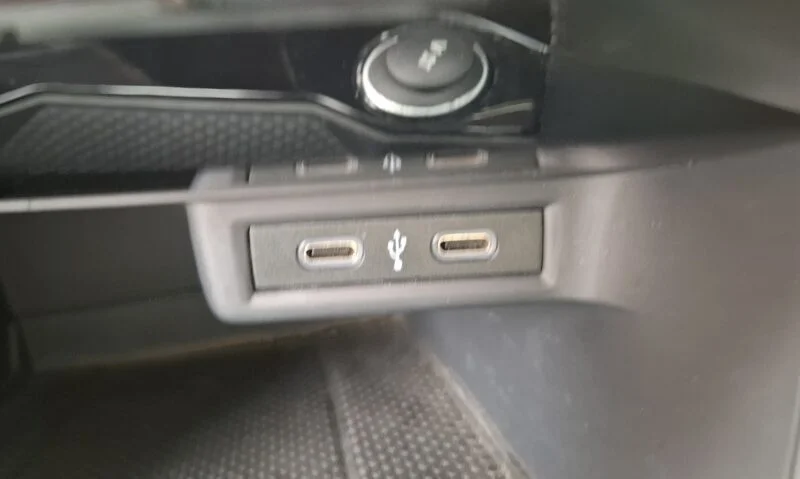 VOLKSWAGEN T-ROC ADVANCE