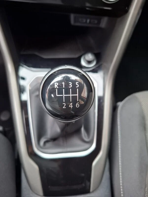 VOLKSWAGEN T-ROC ADVANCE