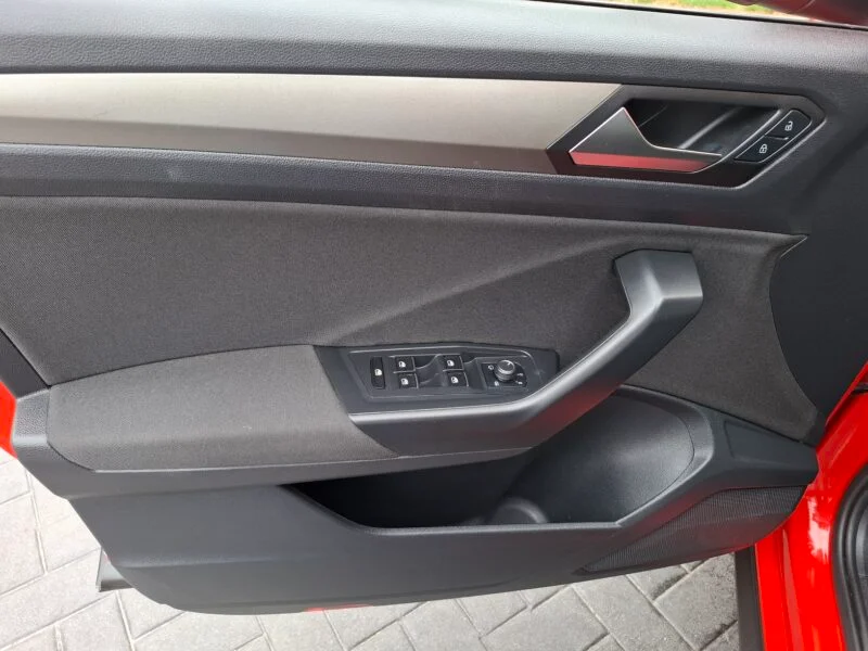 VOLKSWAGEN T-ROC ADVANCE