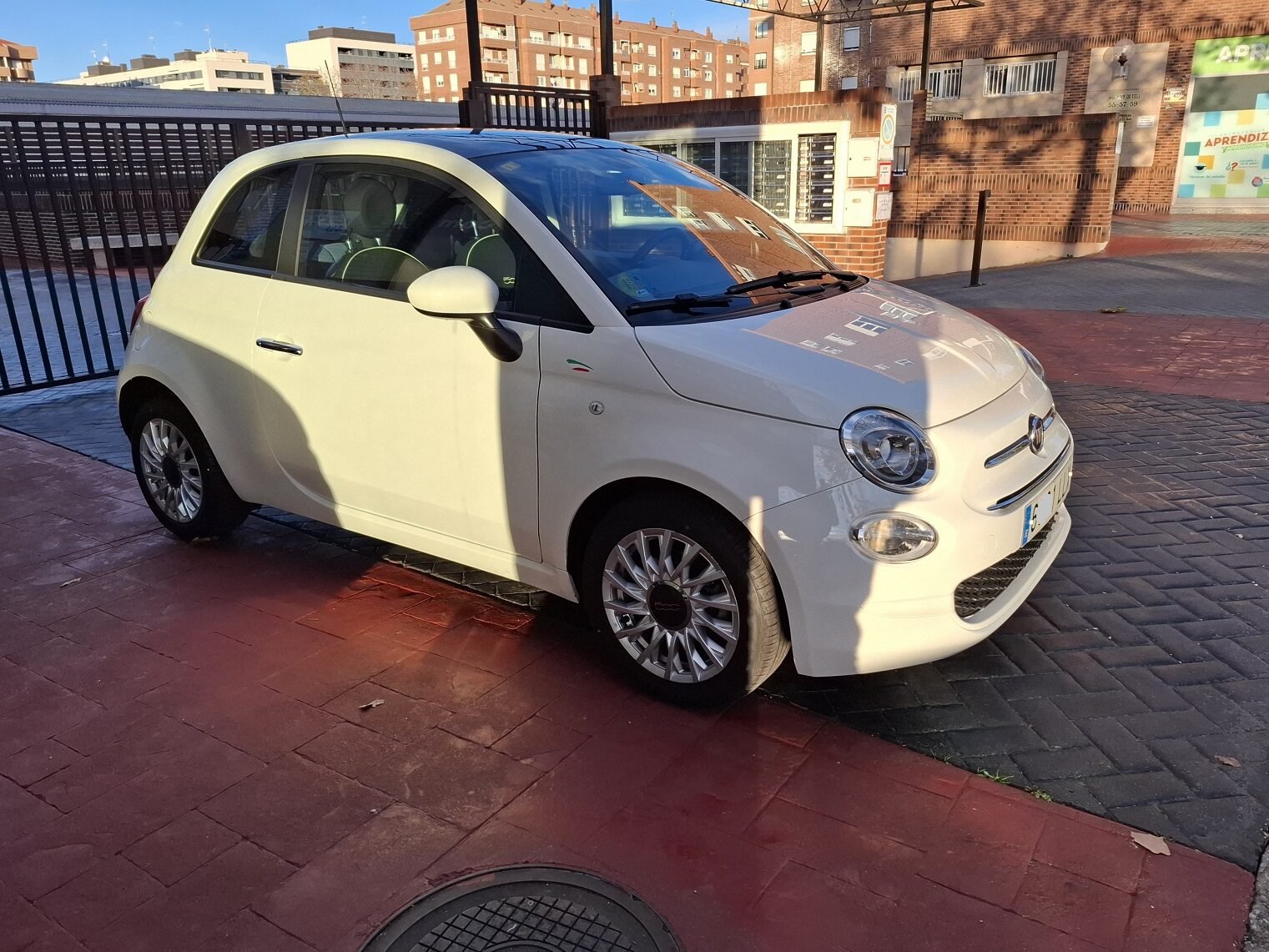 FIAT 500 Lounge Hybrid