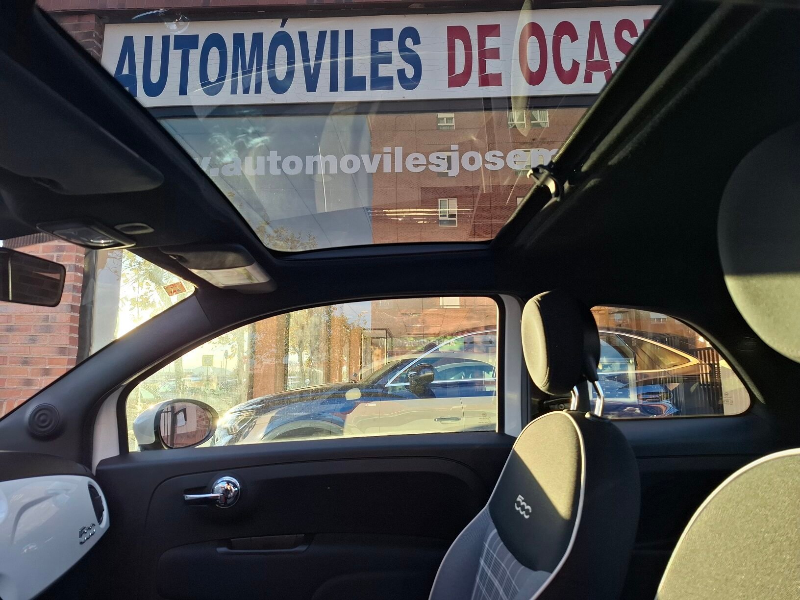 FIAT 500 Lounge Hybrid