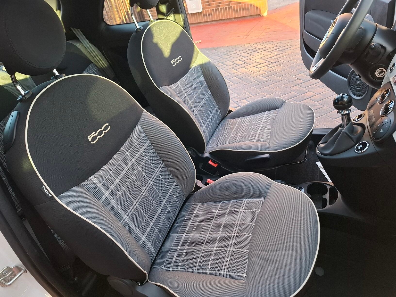 FIAT 500 Lounge Hybrid