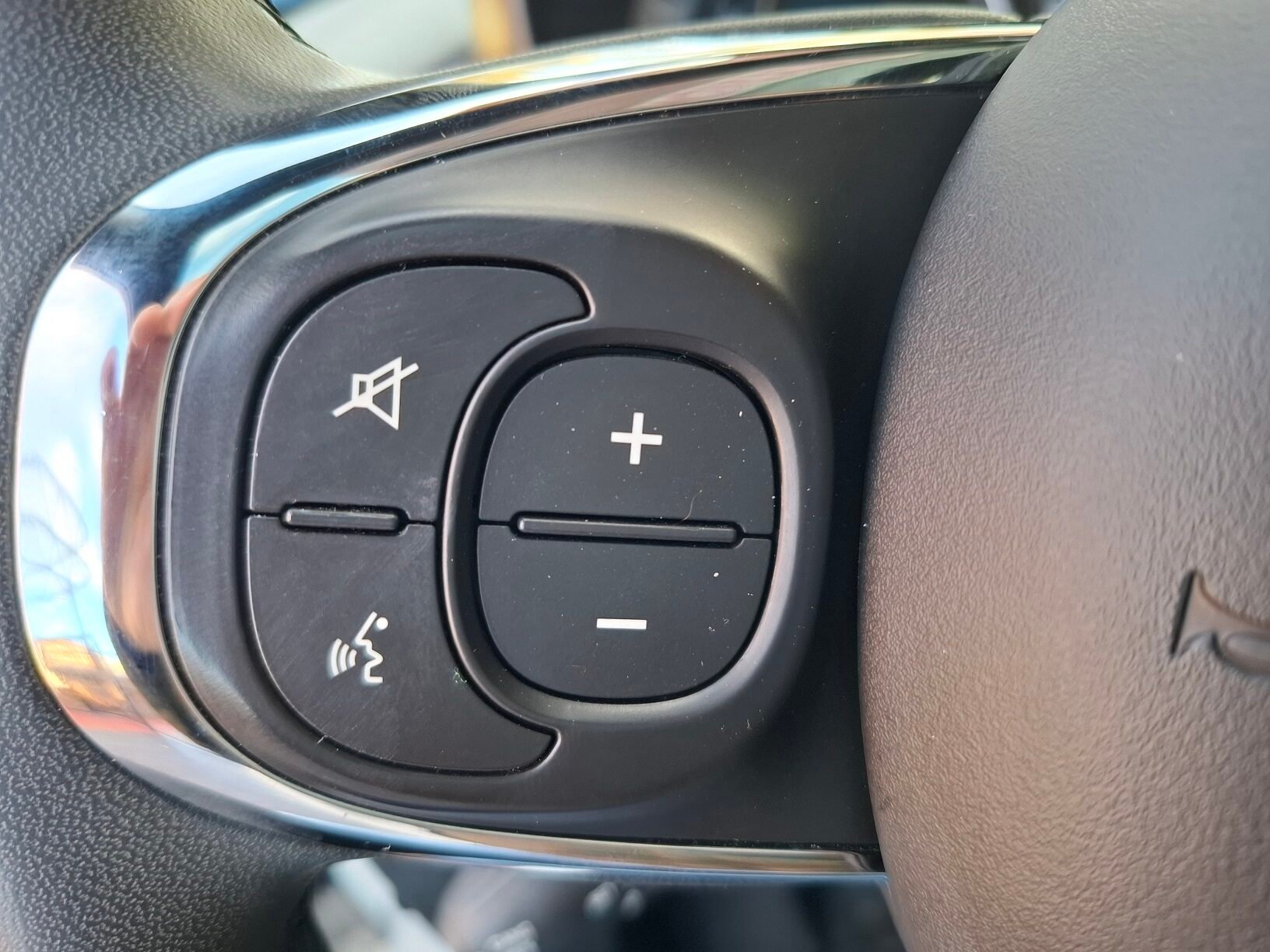 FIAT 500 Lounge Hybrid