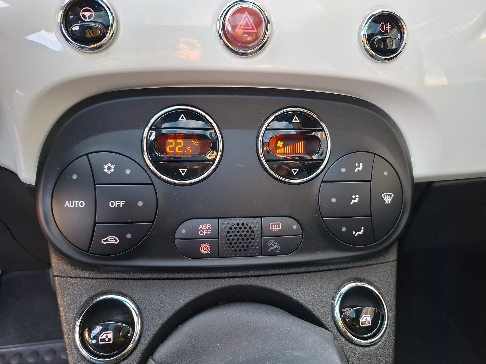 FIAT 500 Lounge Hybrid