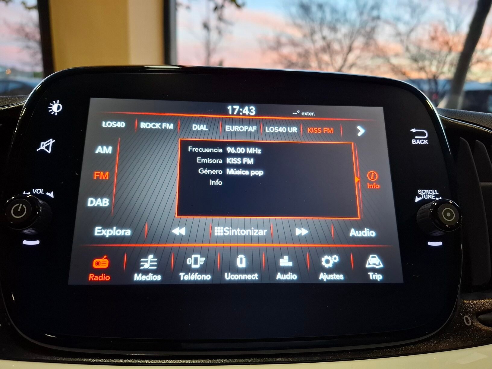 FIAT 500 Lounge Hybrid