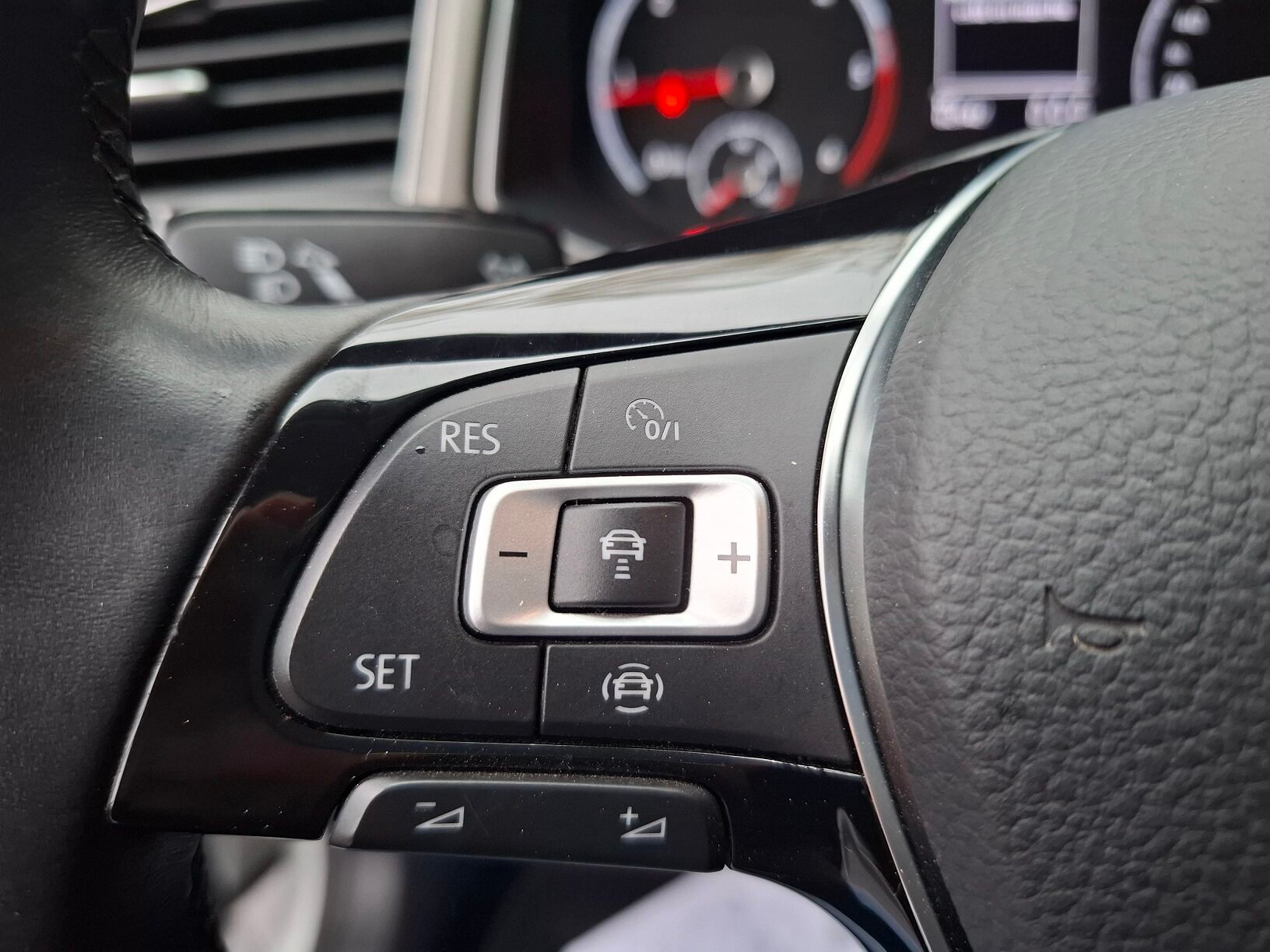 VOLKSWAGEN T-ROC TDi ADVANCE 2.0 cc