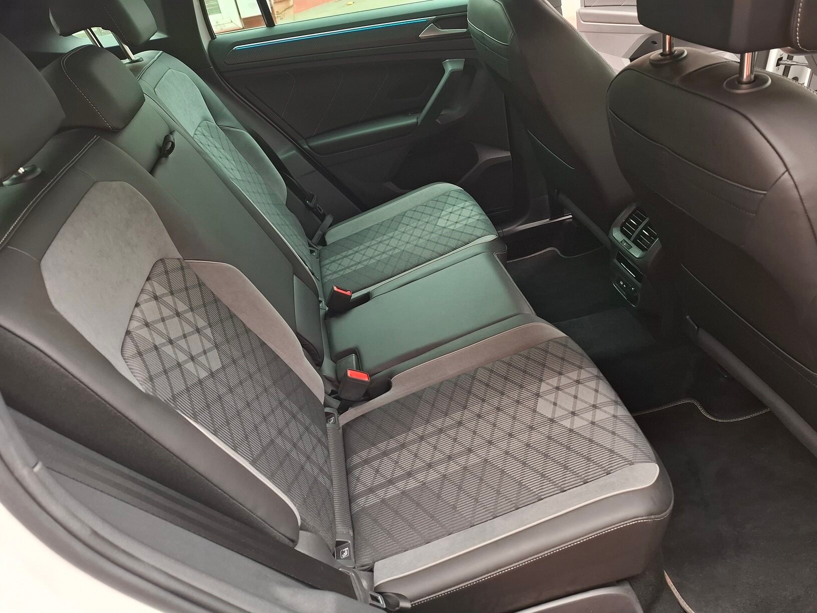 VOLKSWAGEN Tiguan R Line 4 Motion DSG