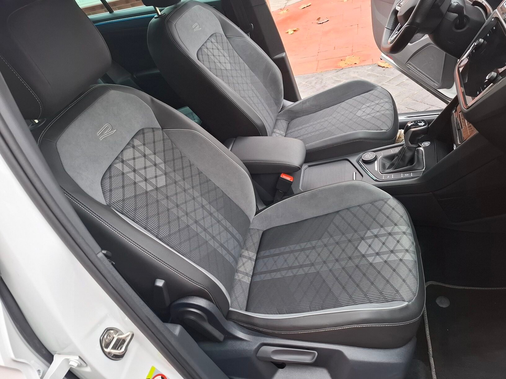 VOLKSWAGEN Tiguan R Line 4 Motion DSG