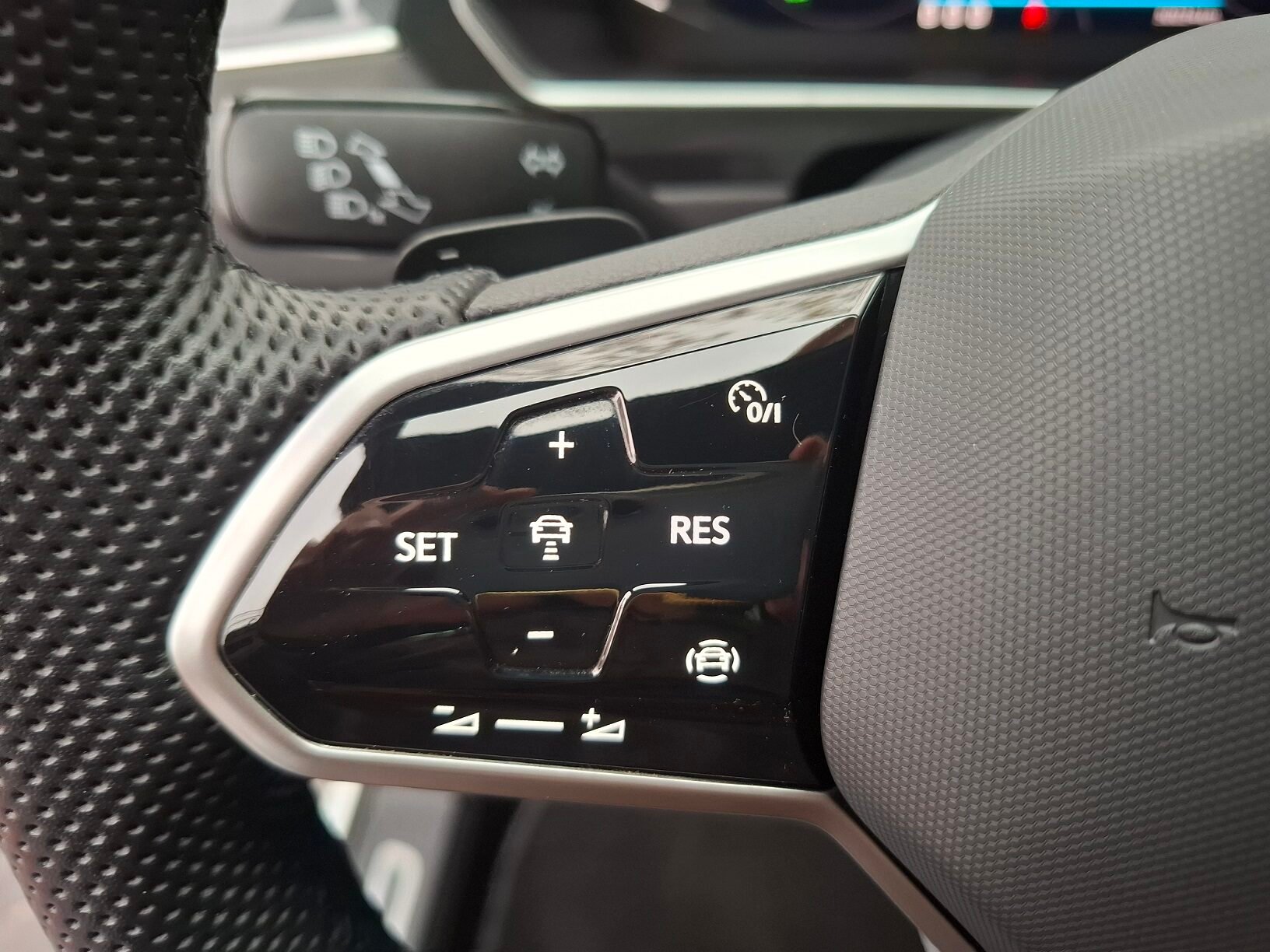 VOLKSWAGEN Tiguan R Line 4 Motion DSG