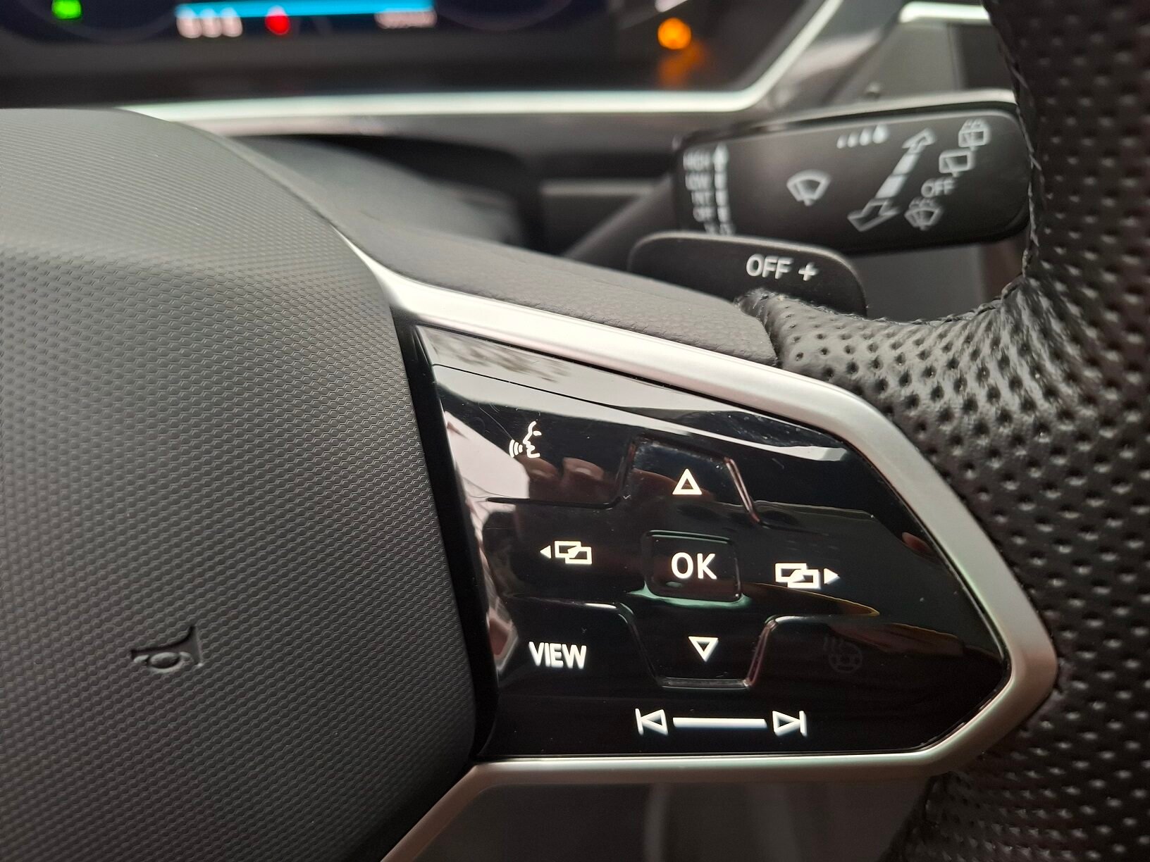 VOLKSWAGEN Tiguan R Line 4 Motion DSG