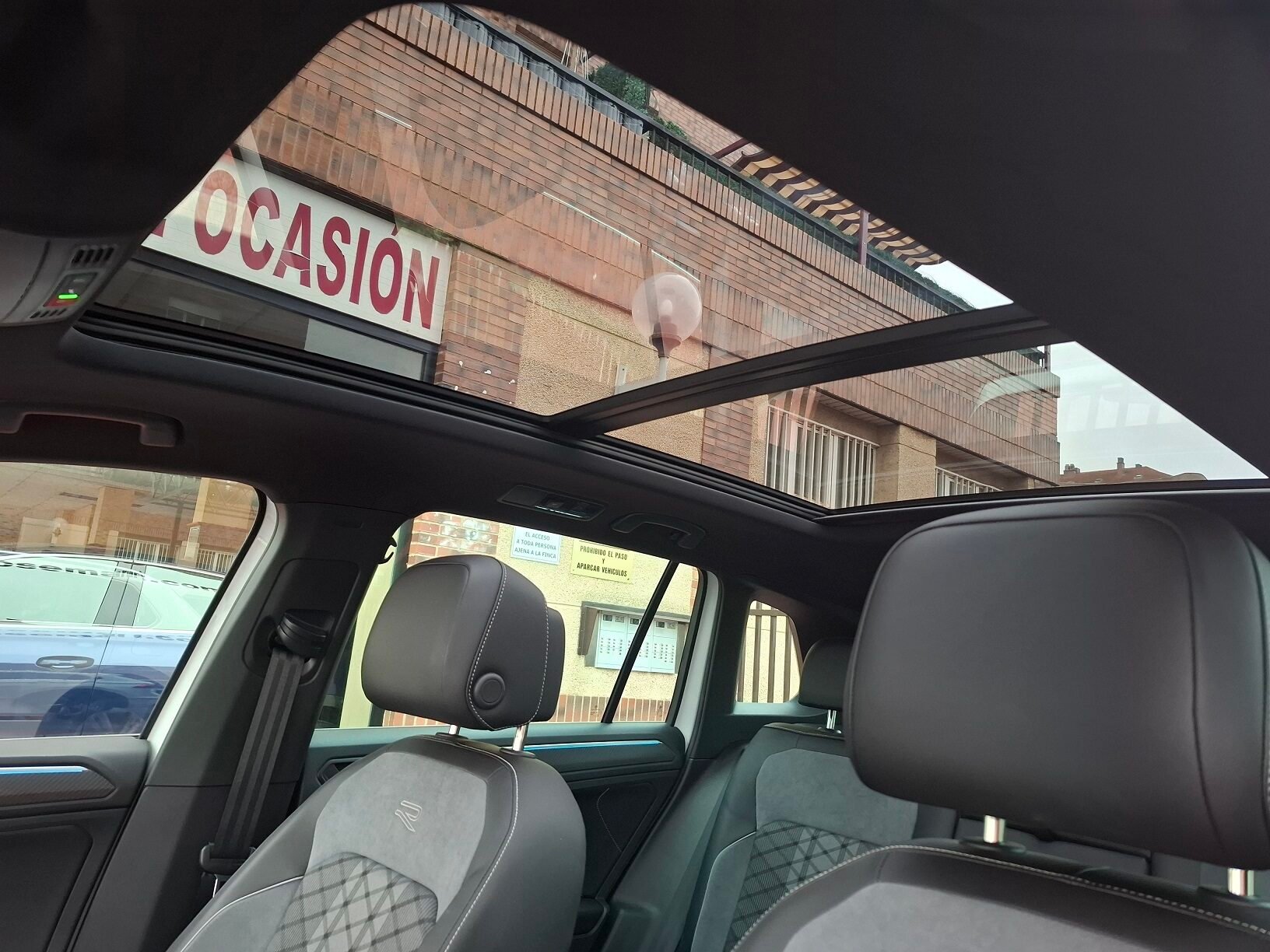 VOLKSWAGEN Tiguan R Line 4 Motion DSG