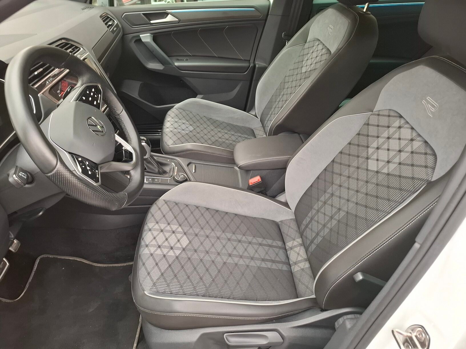 VOLKSWAGEN Tiguan R Line 4 Motion DSG