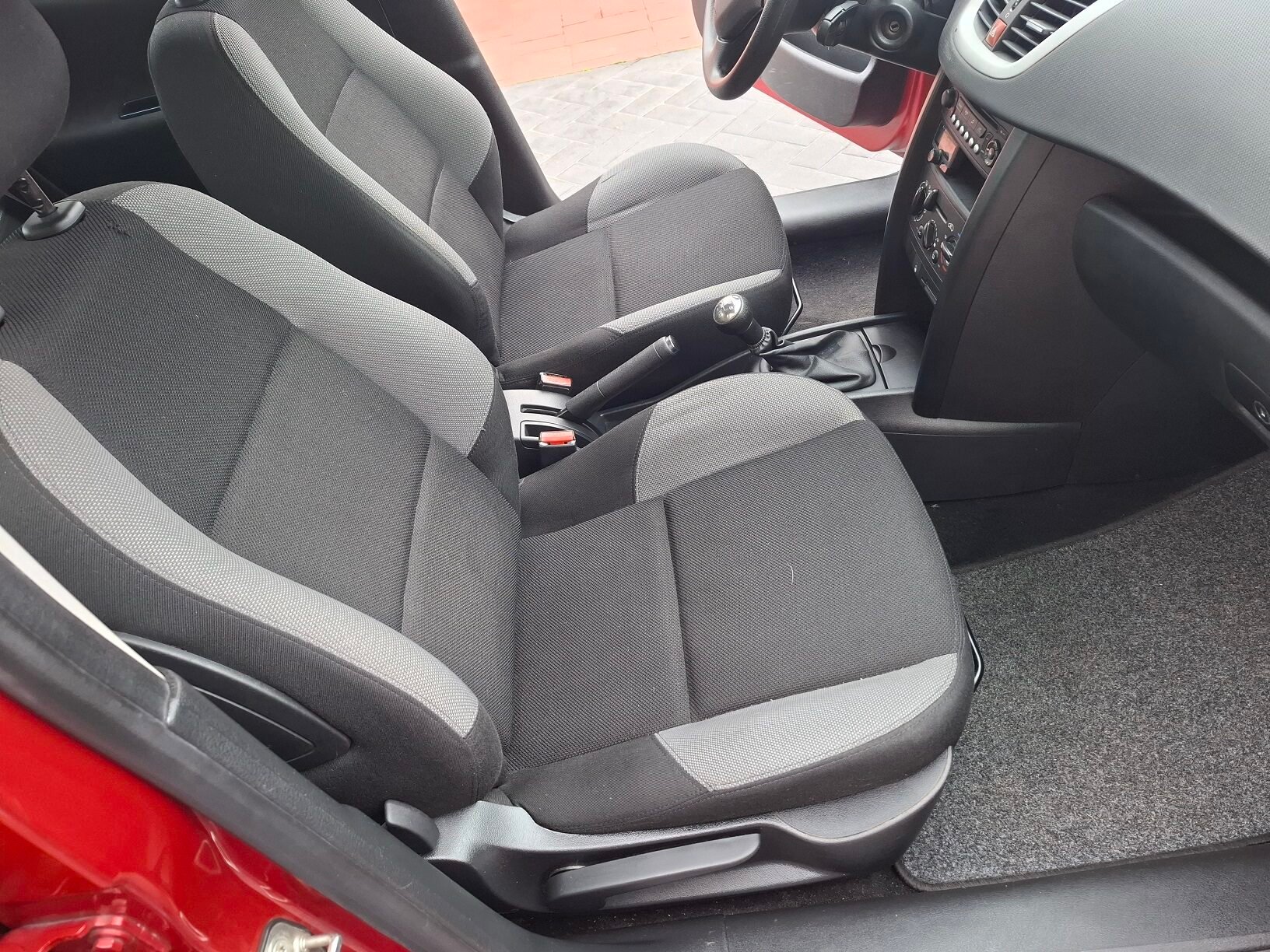 PEUGEOT 207 1.400 X Line