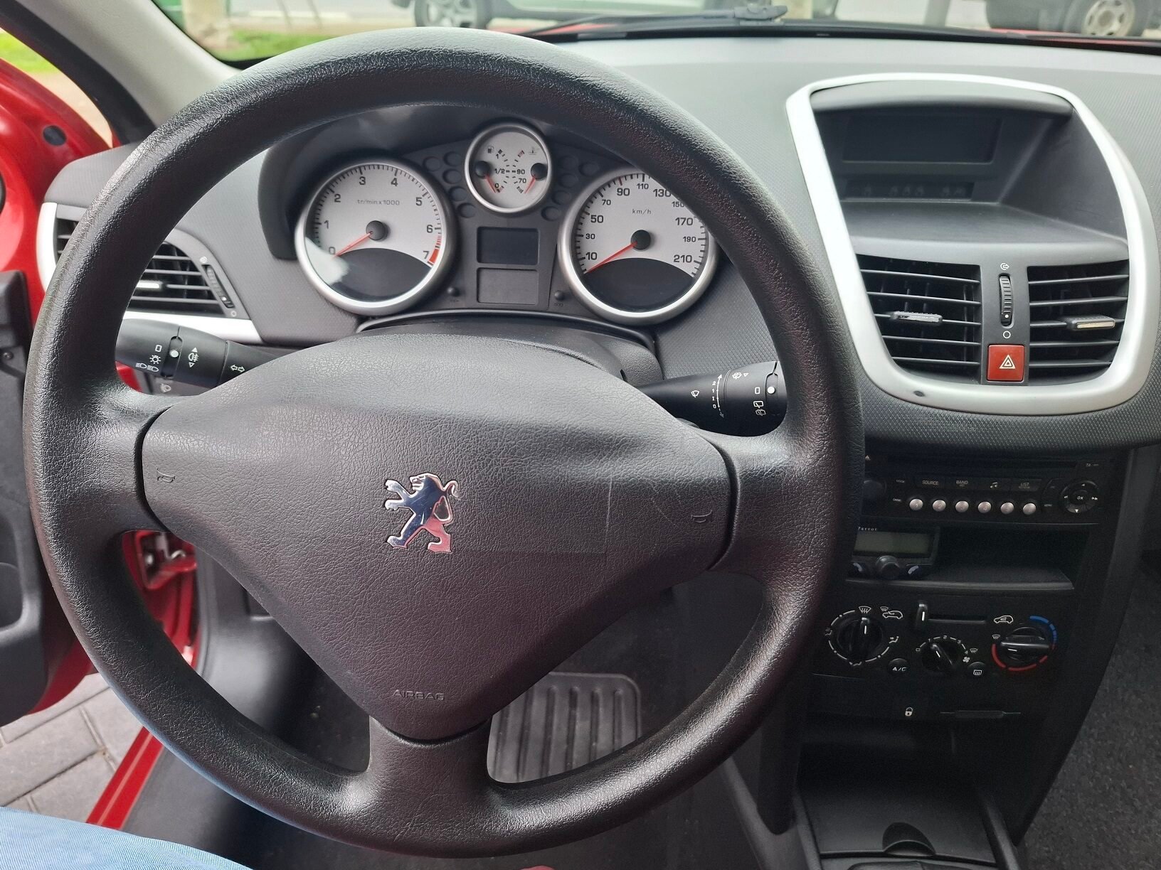 PEUGEOT 207 1.400 X Line