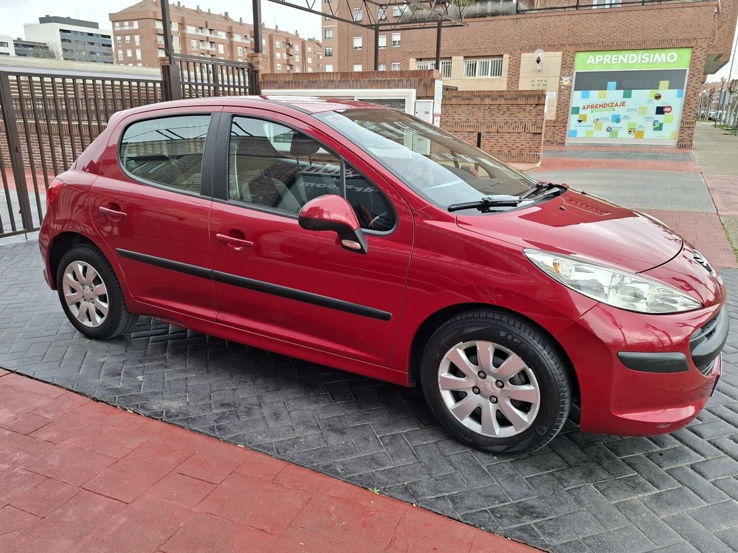 PEUGEOT 207 1.400 X Line