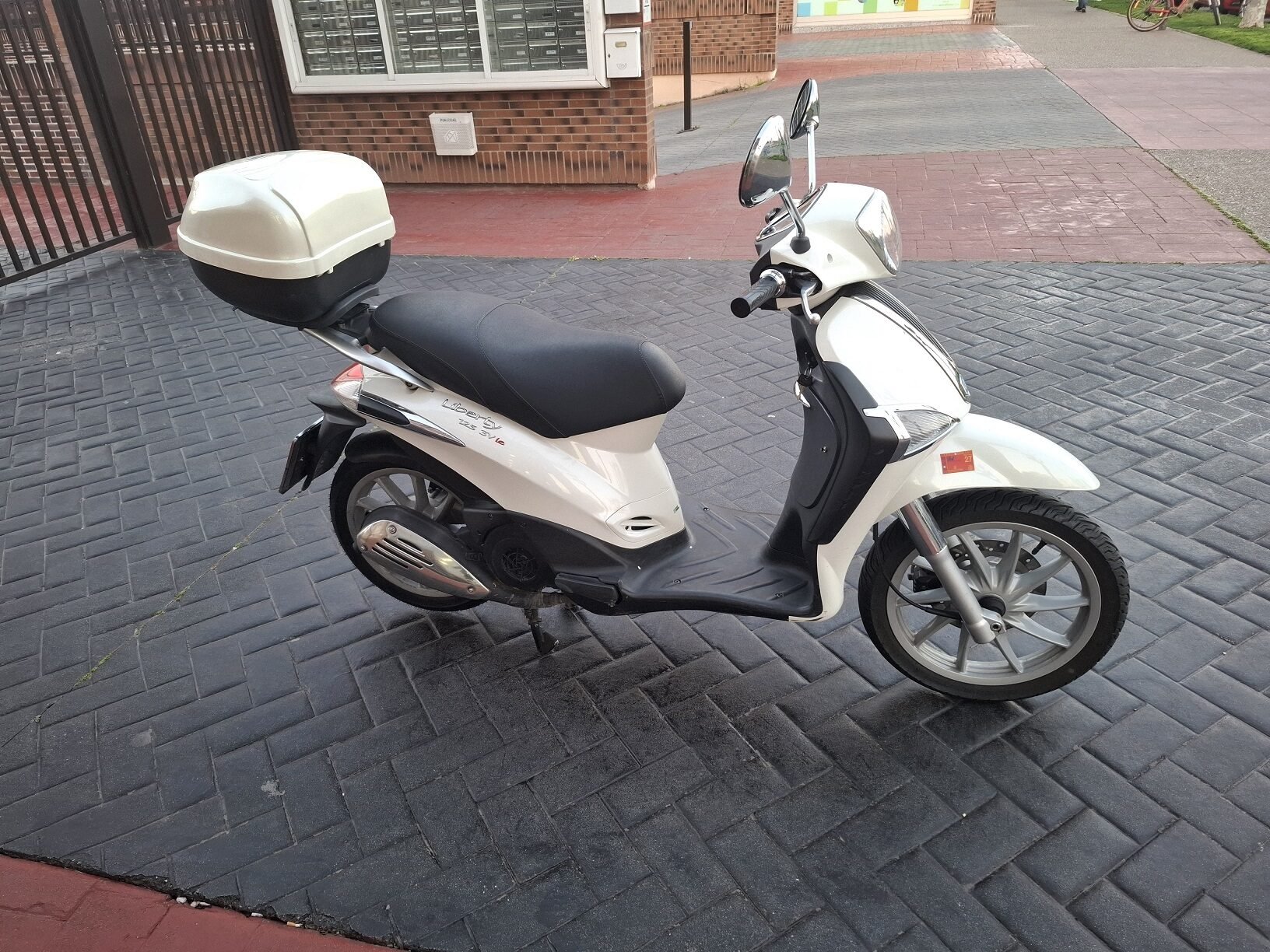 PIAGGIO Liberty 125 Scooter