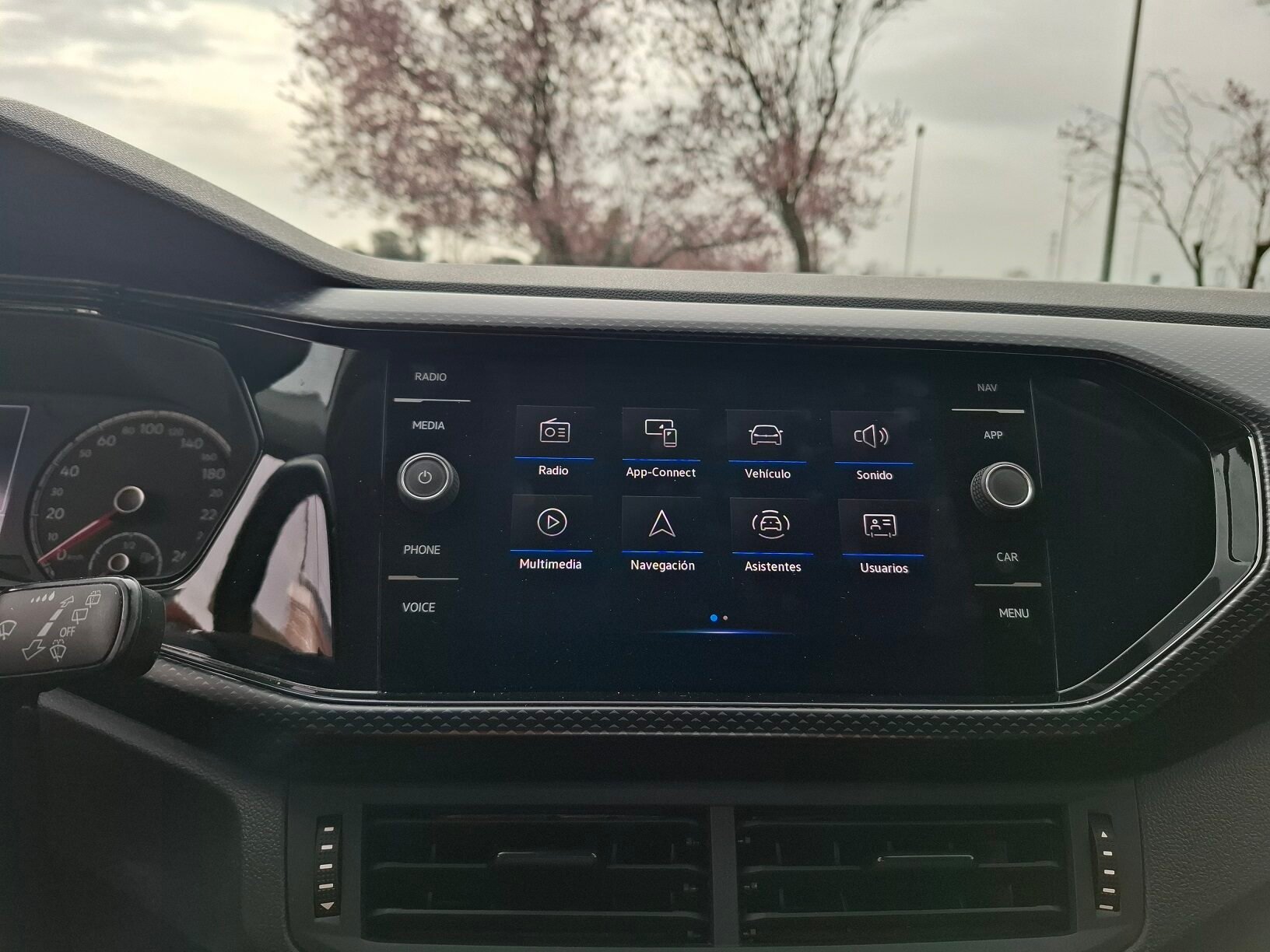 VOLKSWAGEN T-CROSS ADVANCE