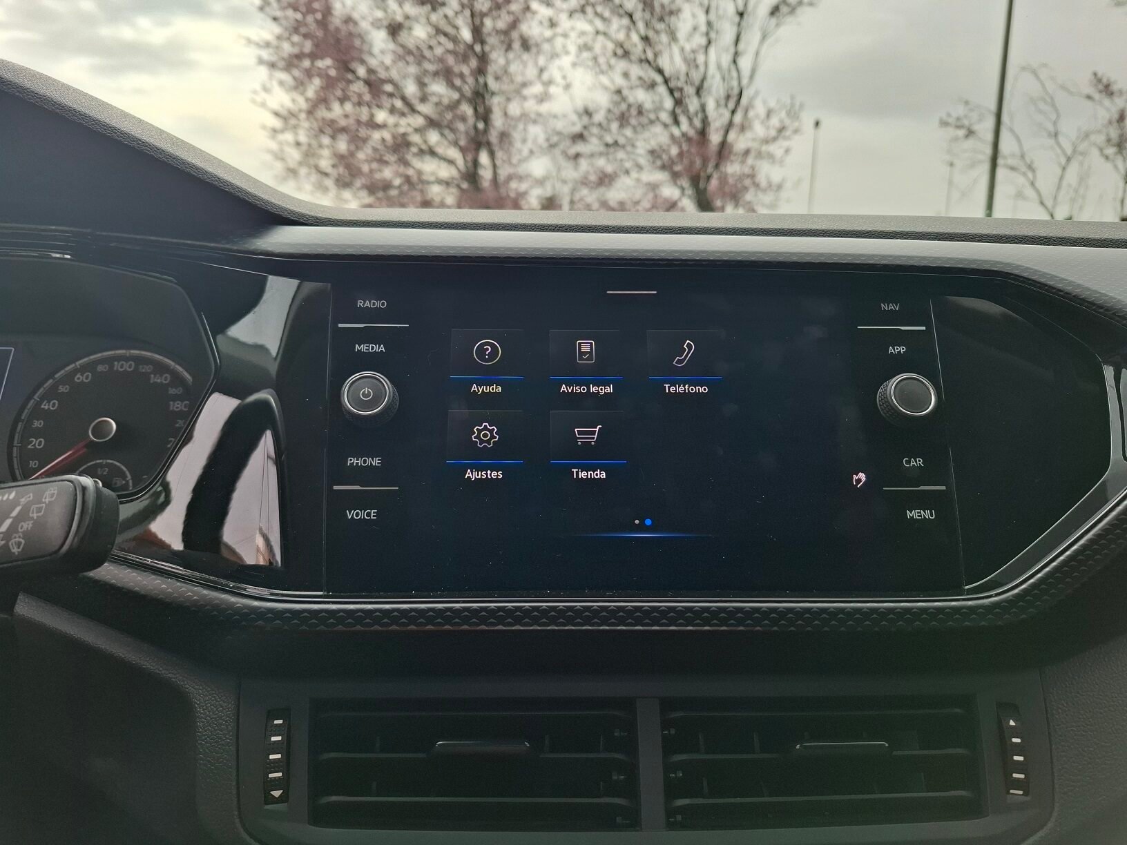 VOLKSWAGEN T-CROSS ADVANCE