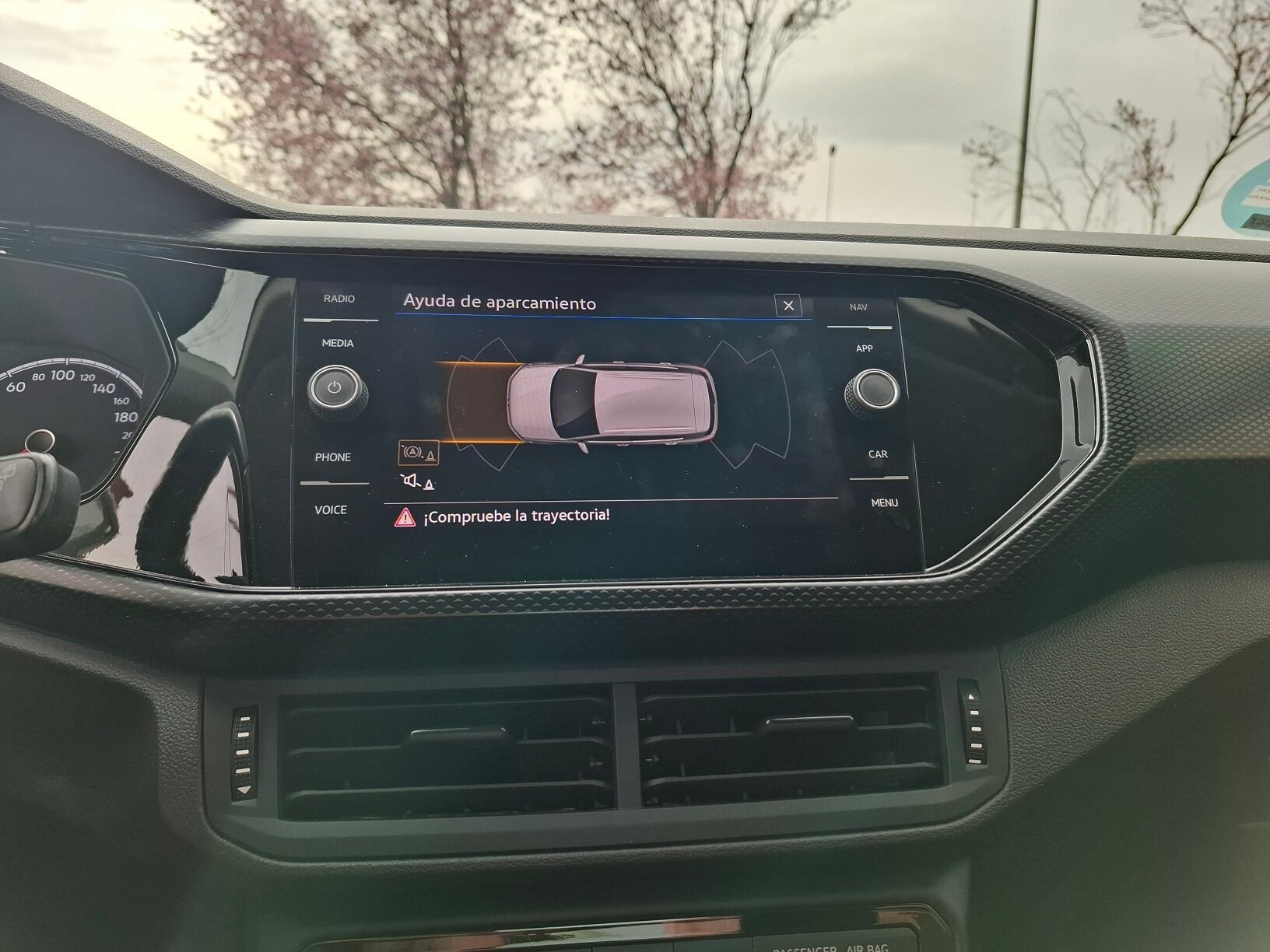 VOLKSWAGEN T-CROSS ADVANCE