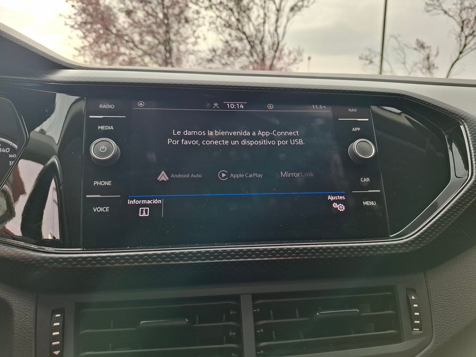 VOLKSWAGEN T-CROSS ADVANCE