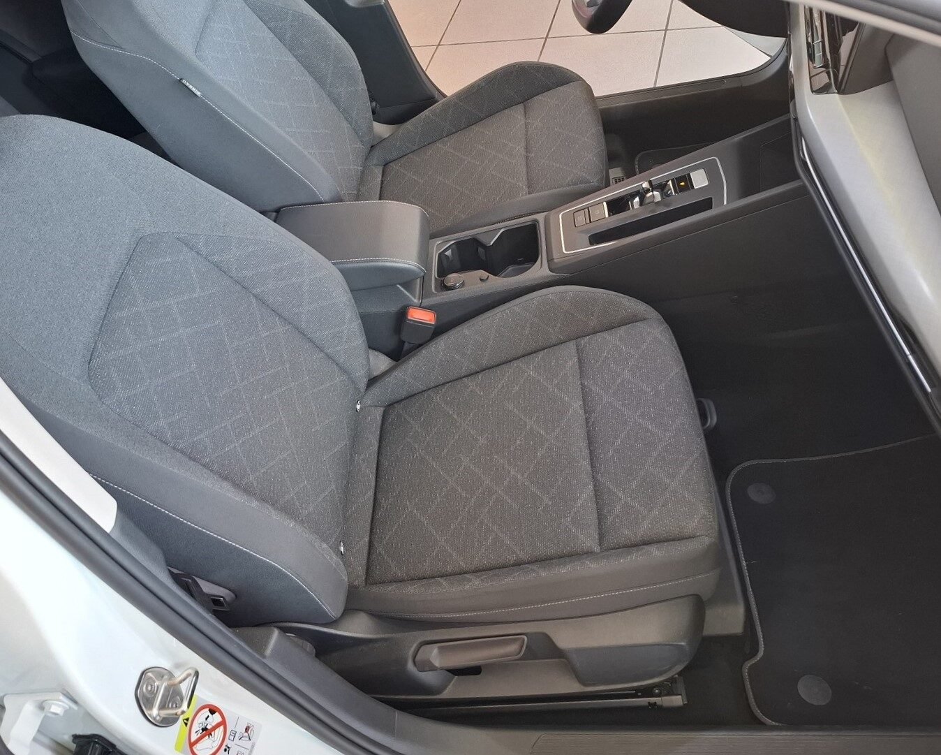 VOLKSWAGEN Golf E Tsi DSG