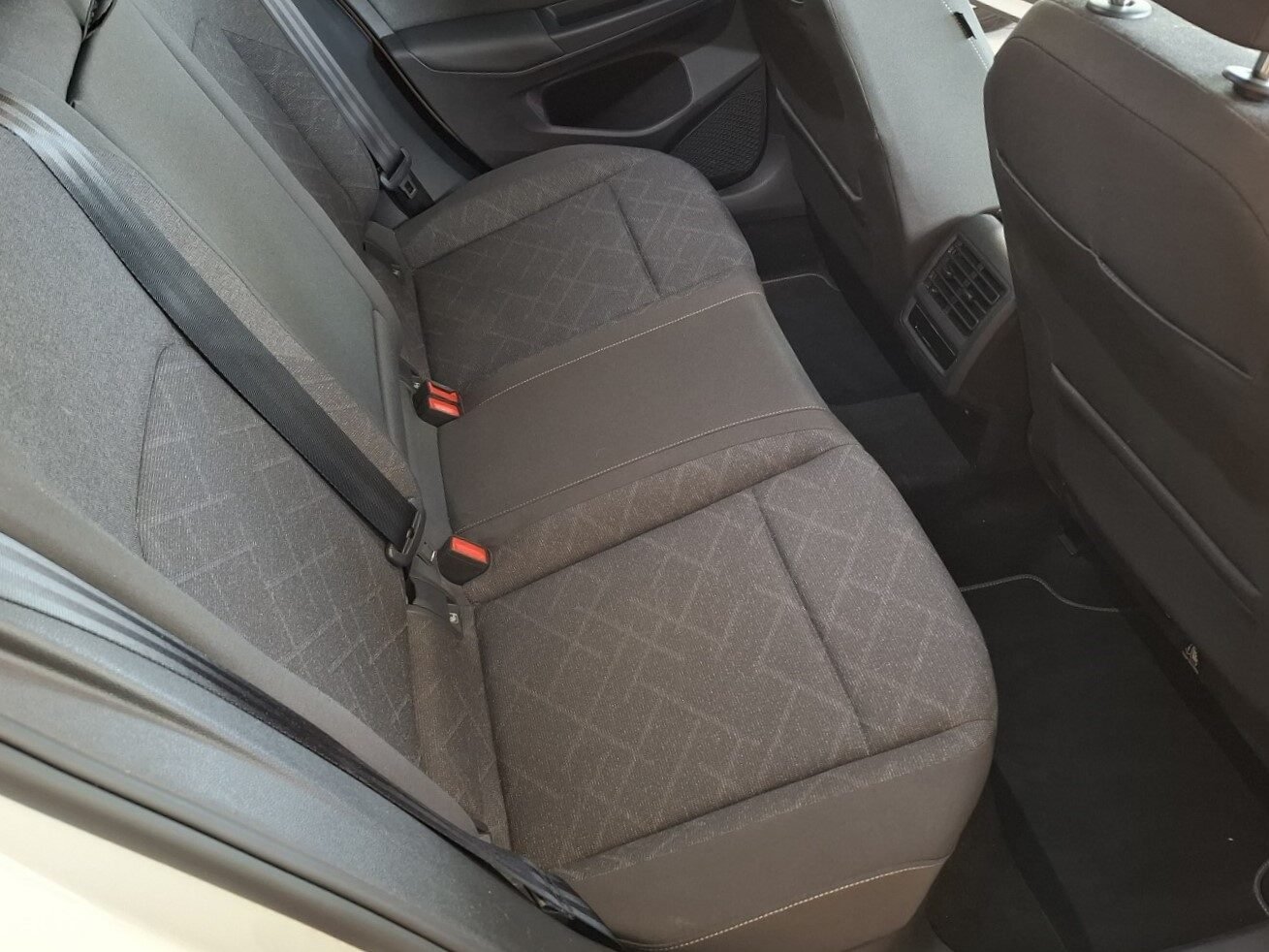 VOLKSWAGEN Golf E Tsi DSG