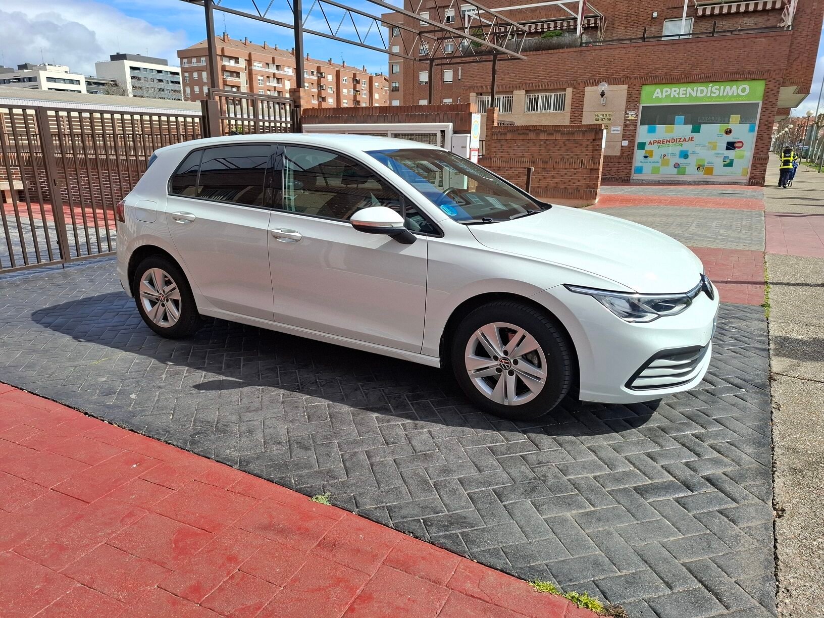 VOLKSWAGEN Golf E Tsi DSG