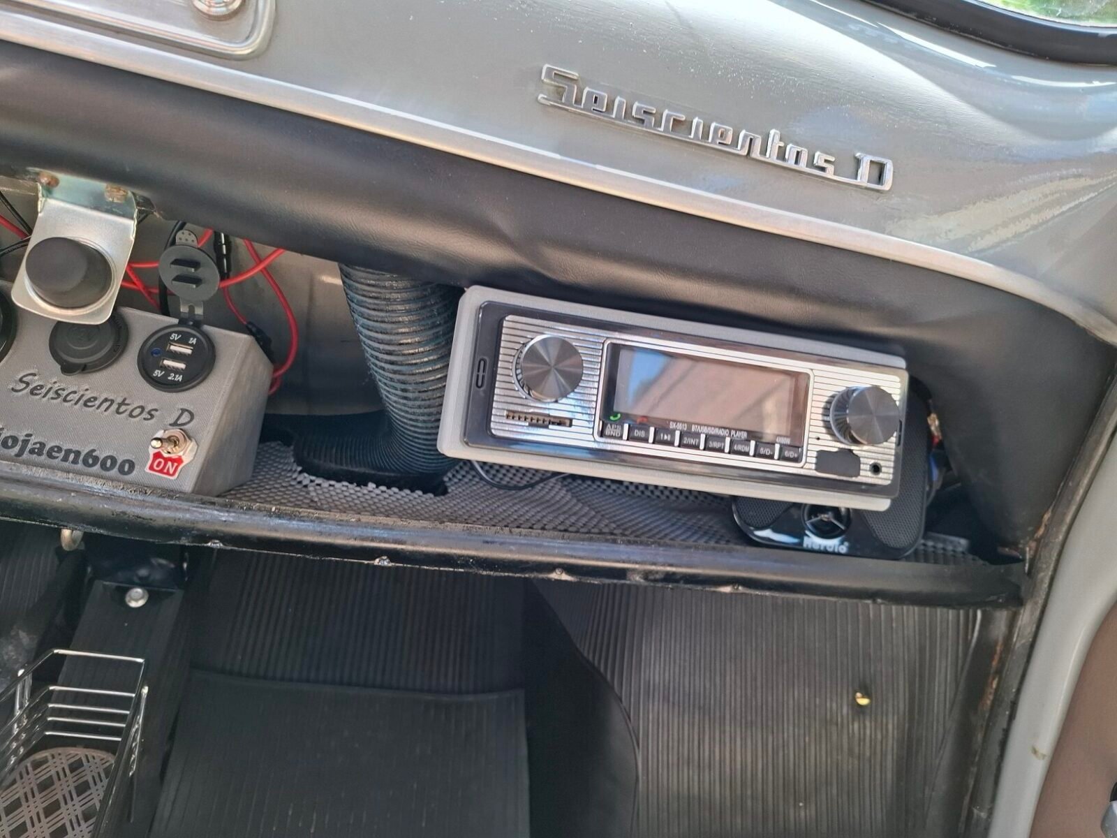 SEAT 600 D