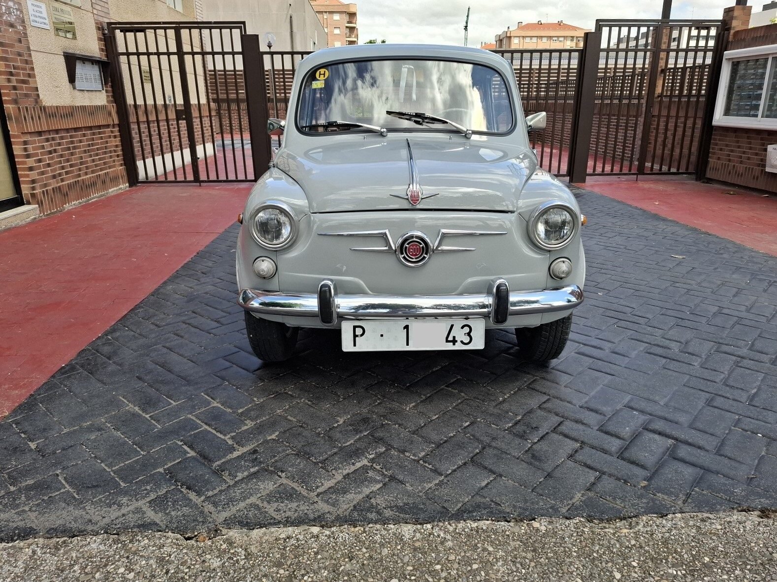 SEAT 600 D