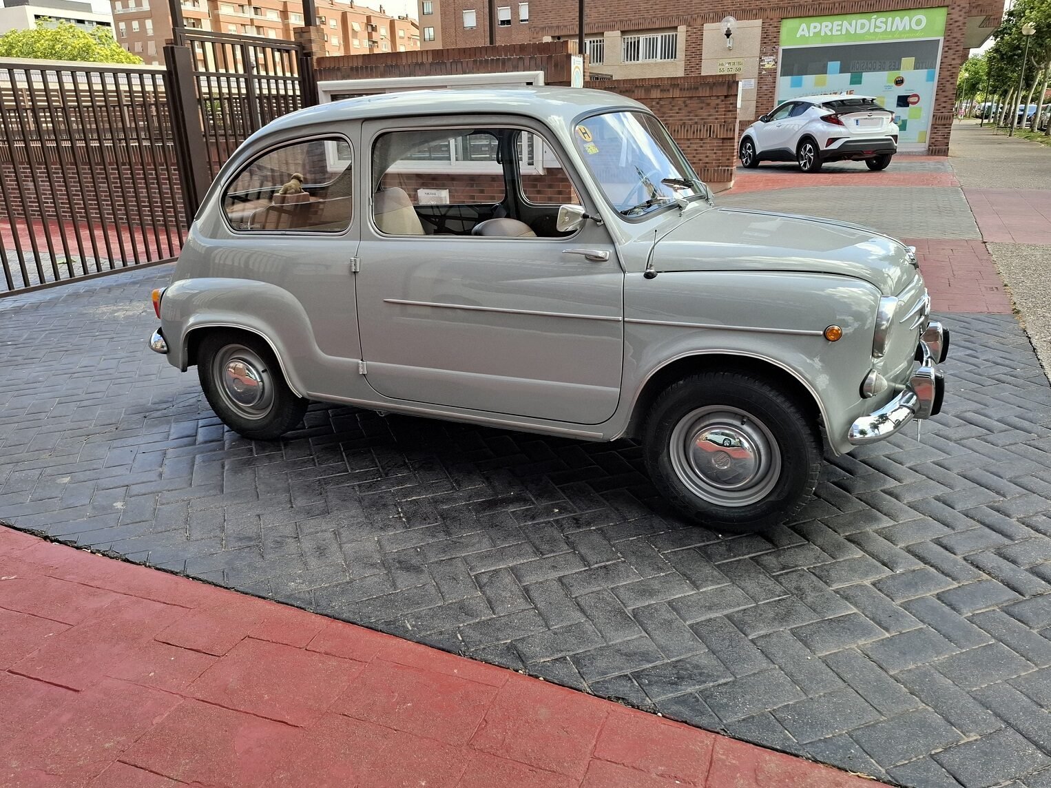 SEAT 600 D