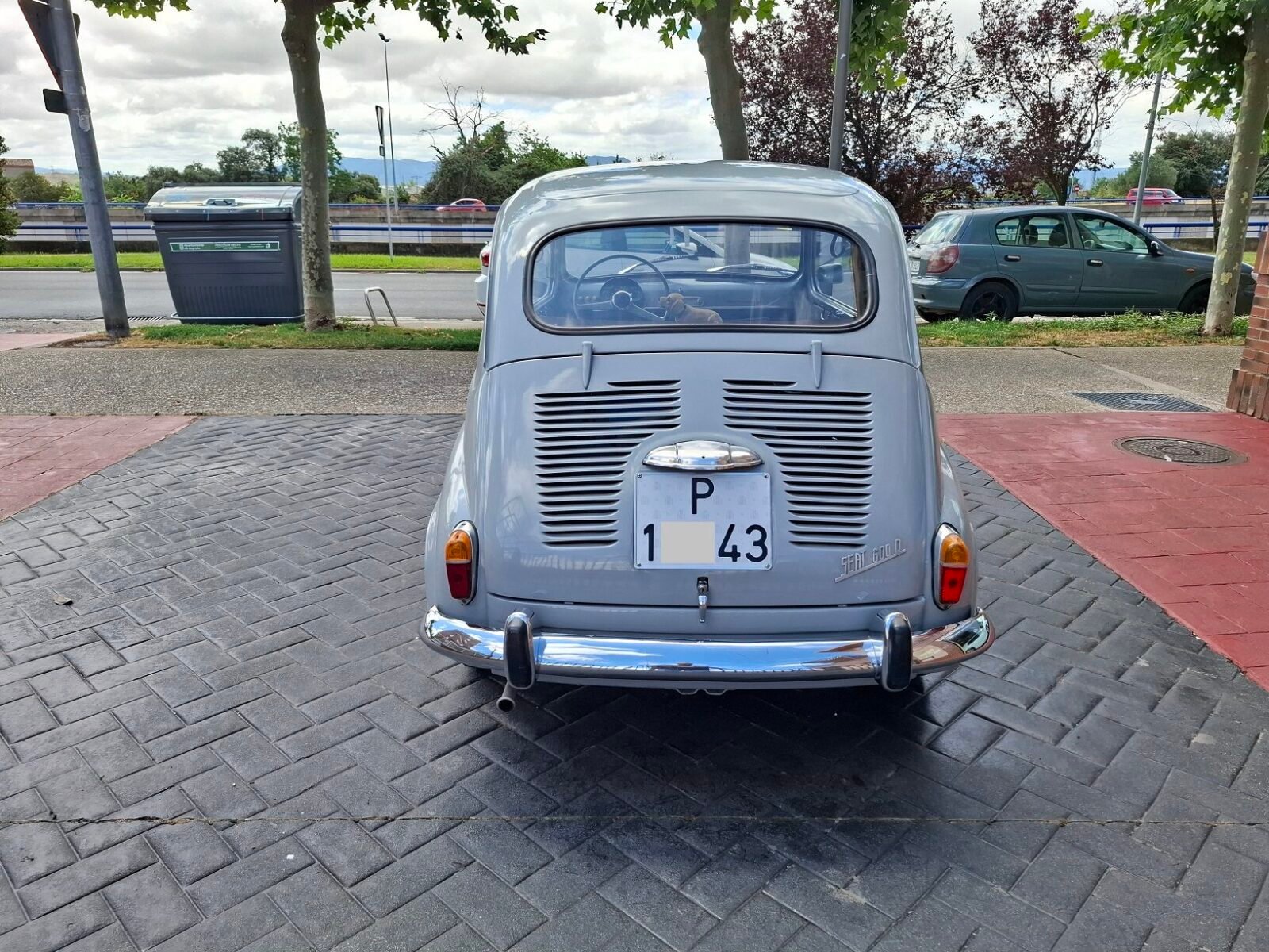 SEAT 600 D