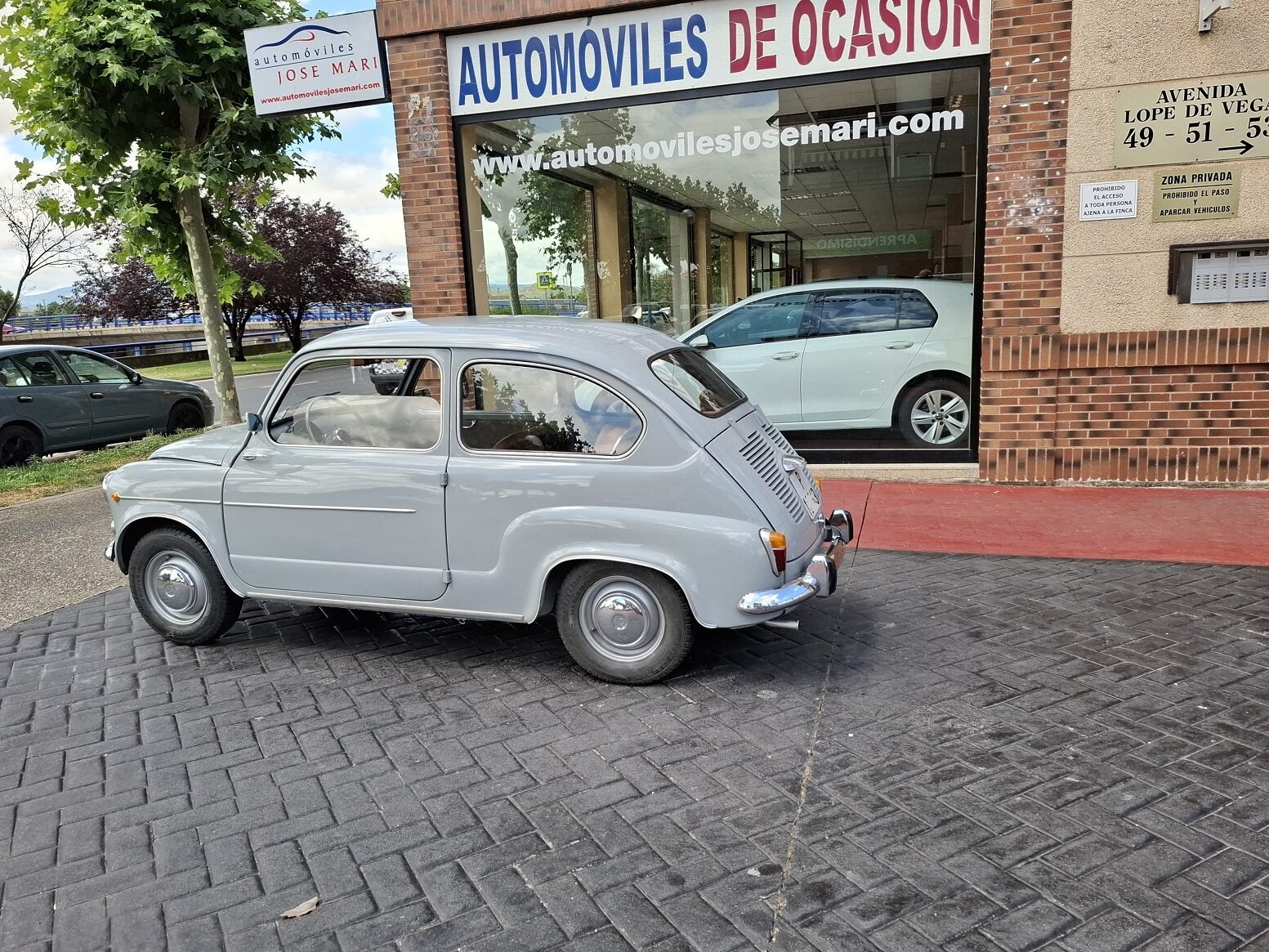 SEAT 600 D