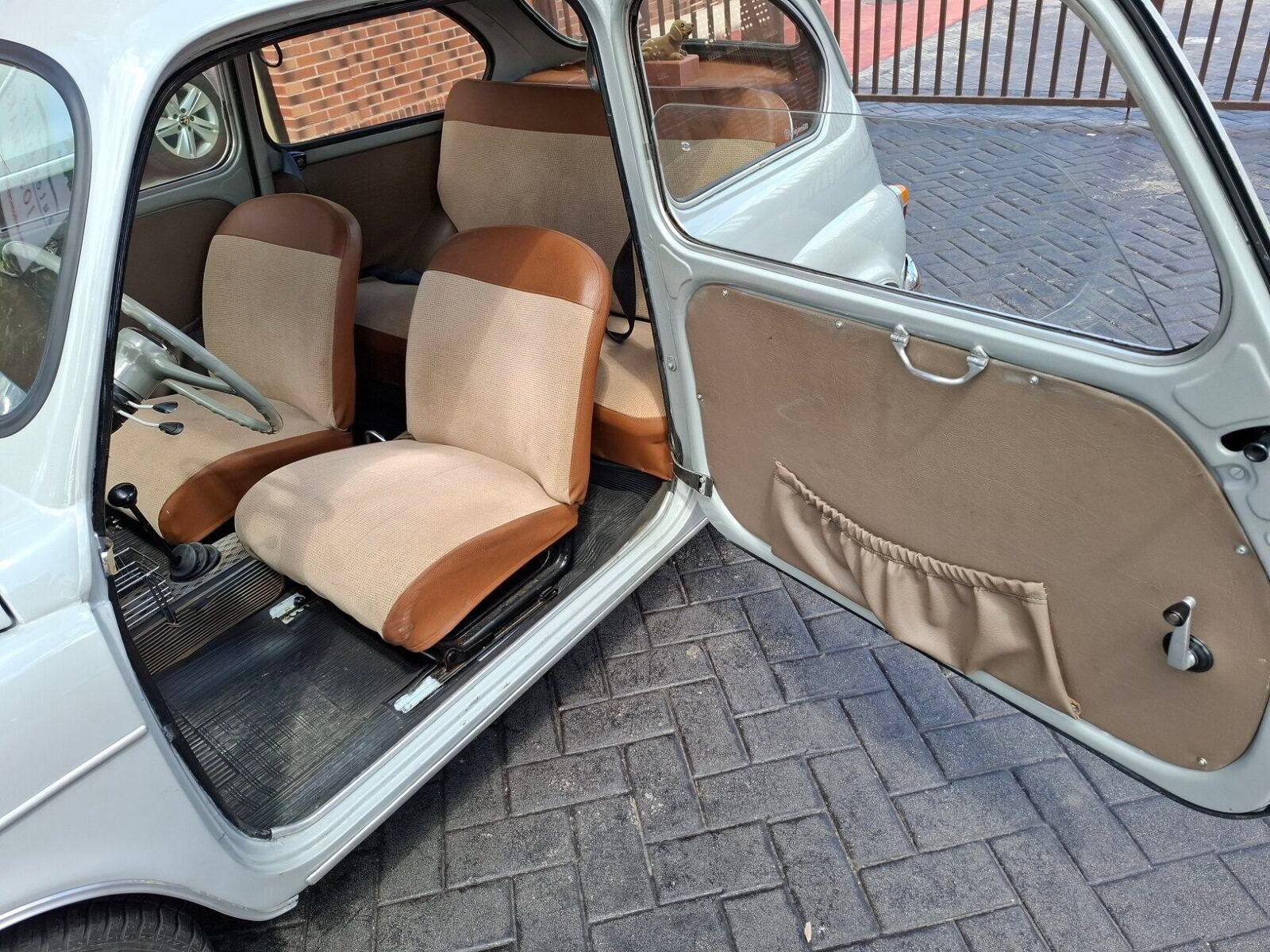 SEAT 600 D