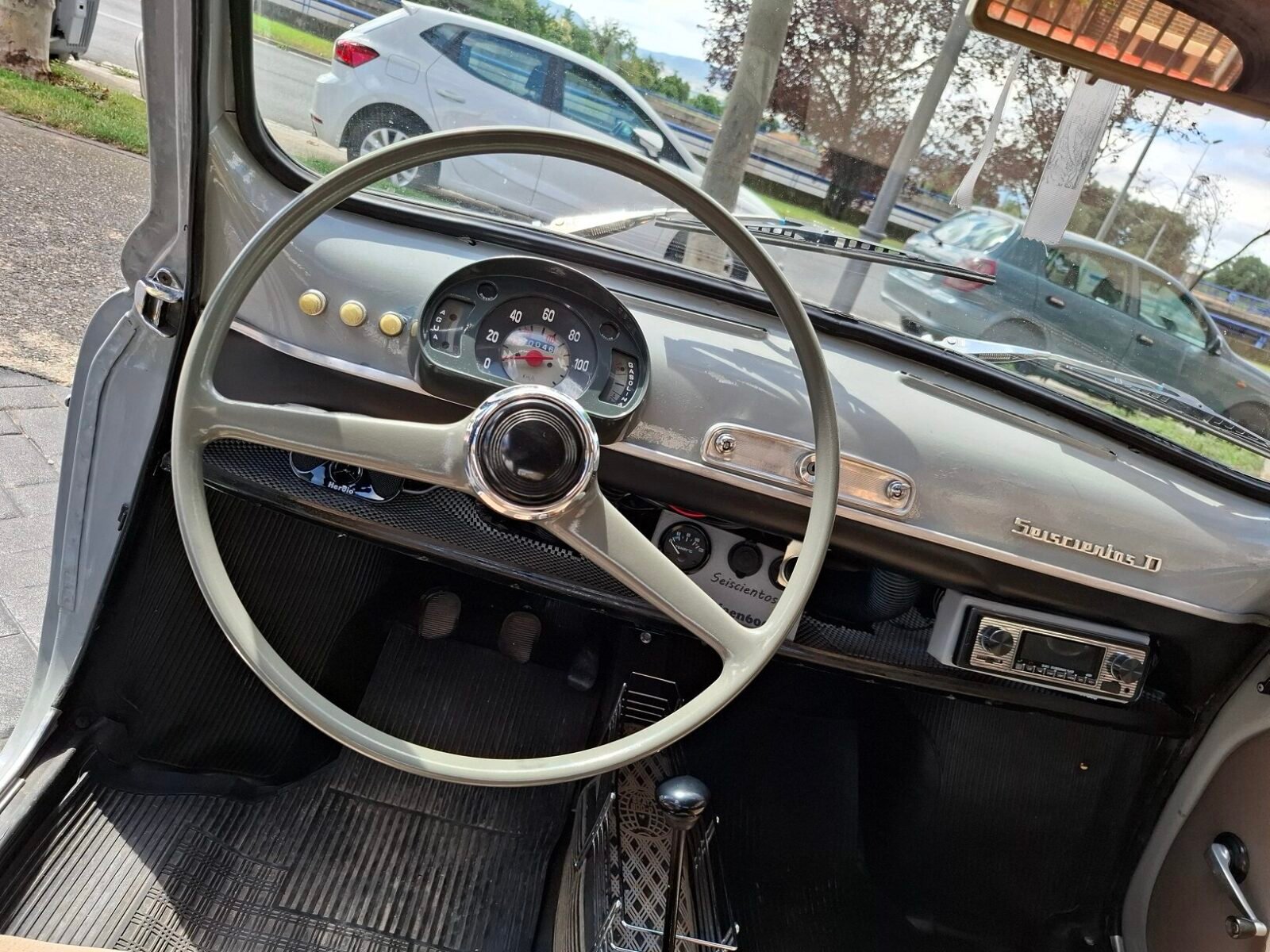 SEAT 600 D