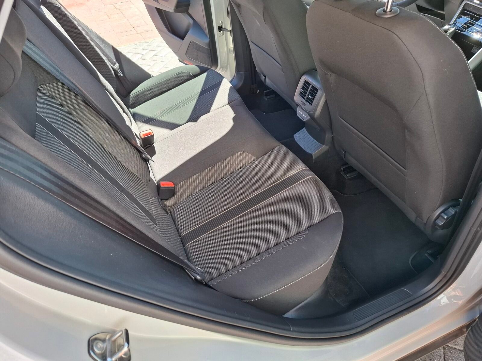 VOLKSWAGEN T-ROC 1.0 Tsi Más