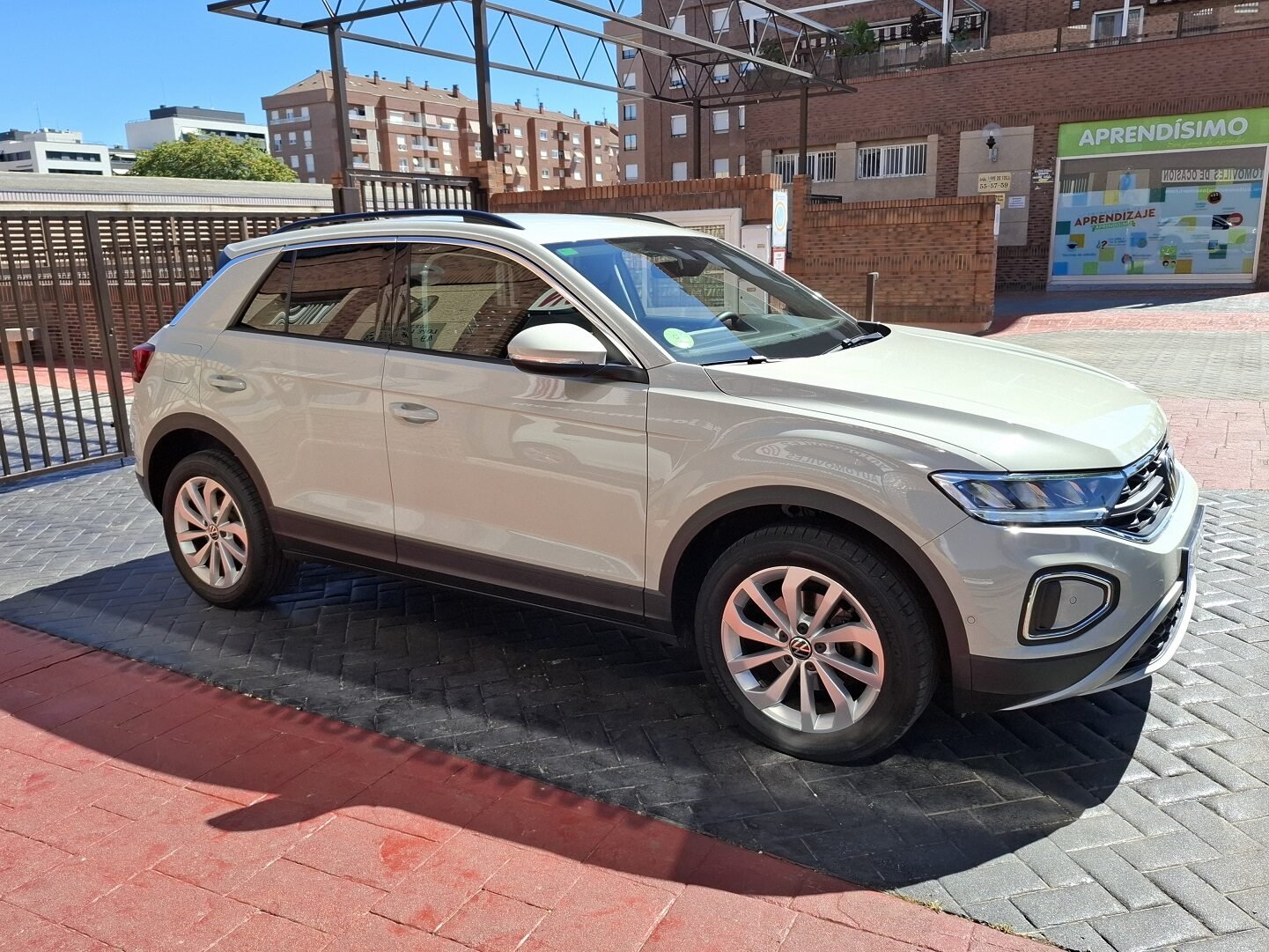 VOLKSWAGEN T-ROC 1.0 Tsi Más