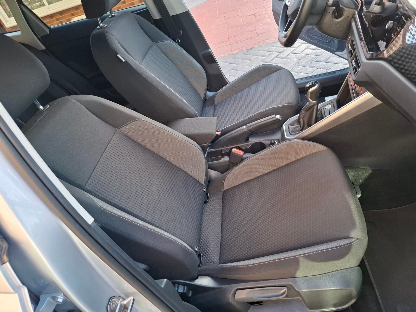VOLKSWAGEN TAIGO Más