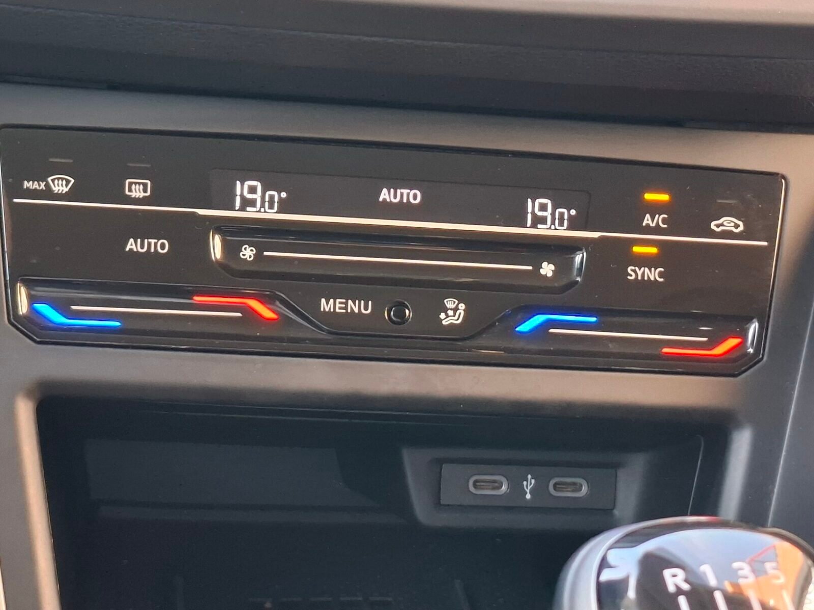 VOLKSWAGEN TAIGO Más