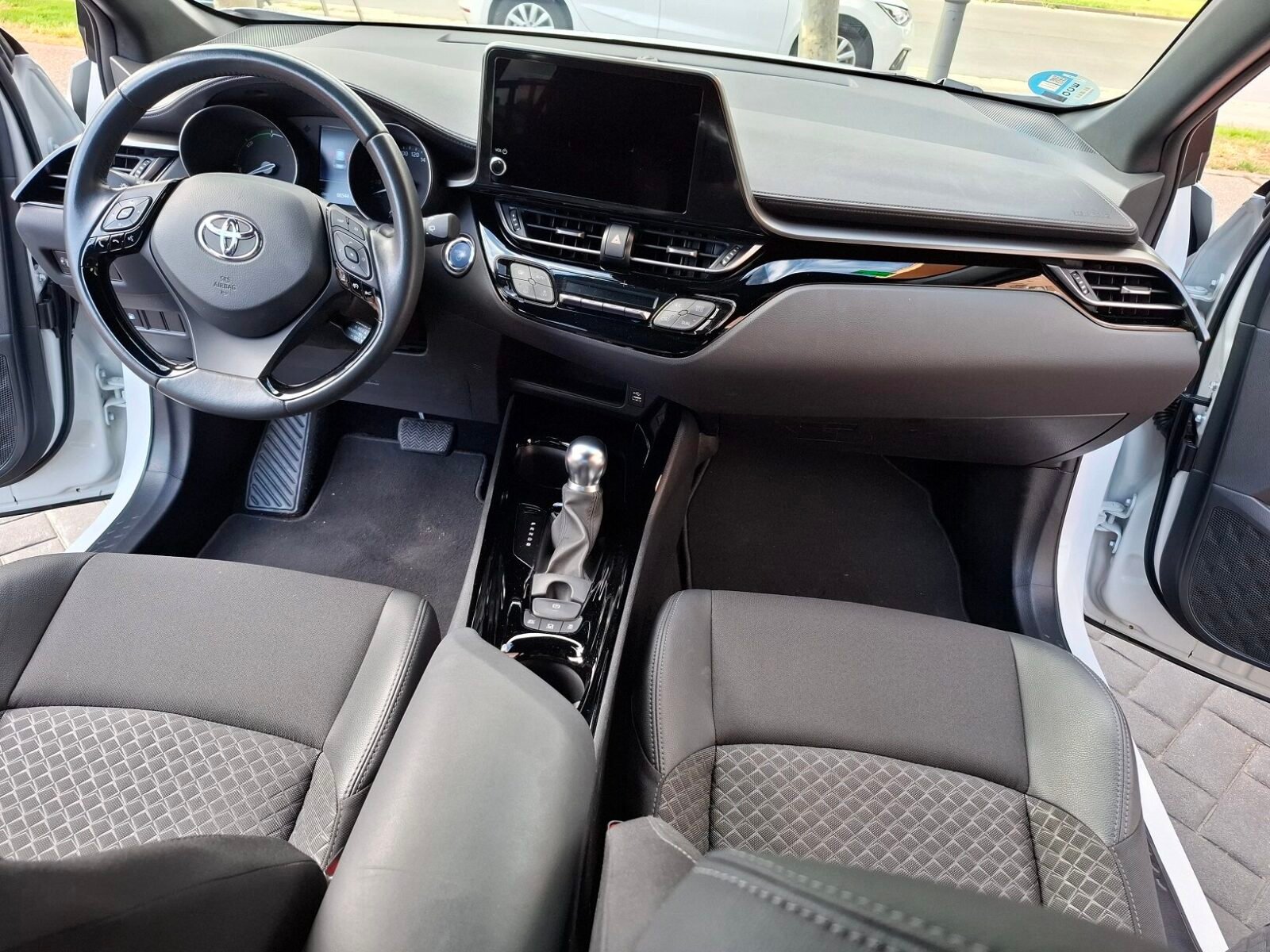 TOYOTA C-HR Advance