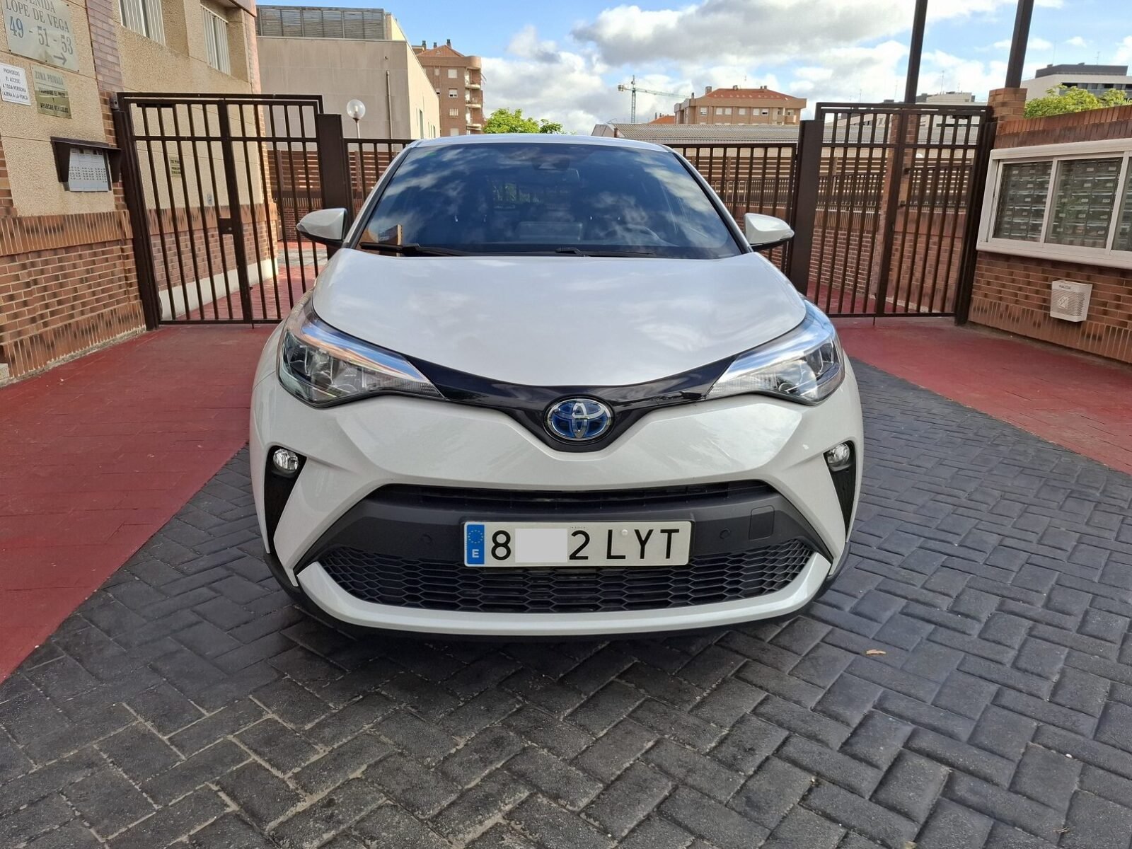 TOYOTA C-HR Advance