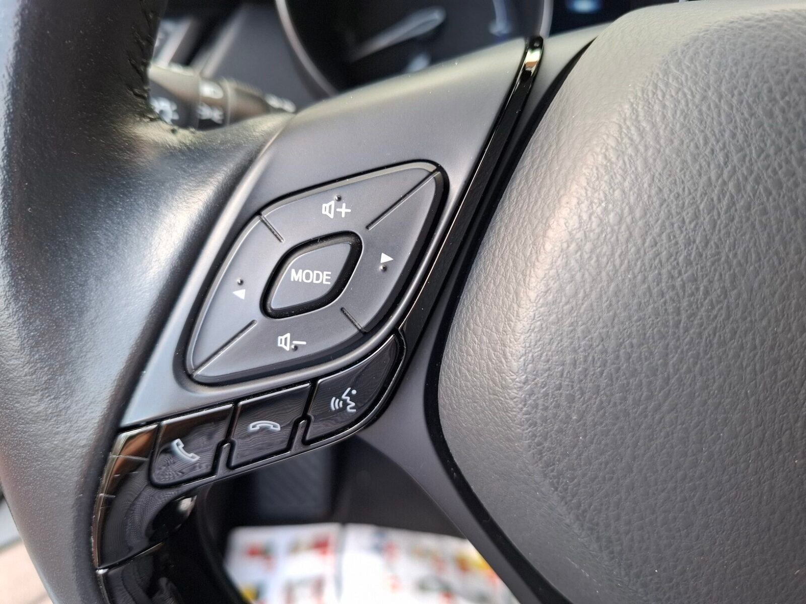 TOYOTA C-HR Advance