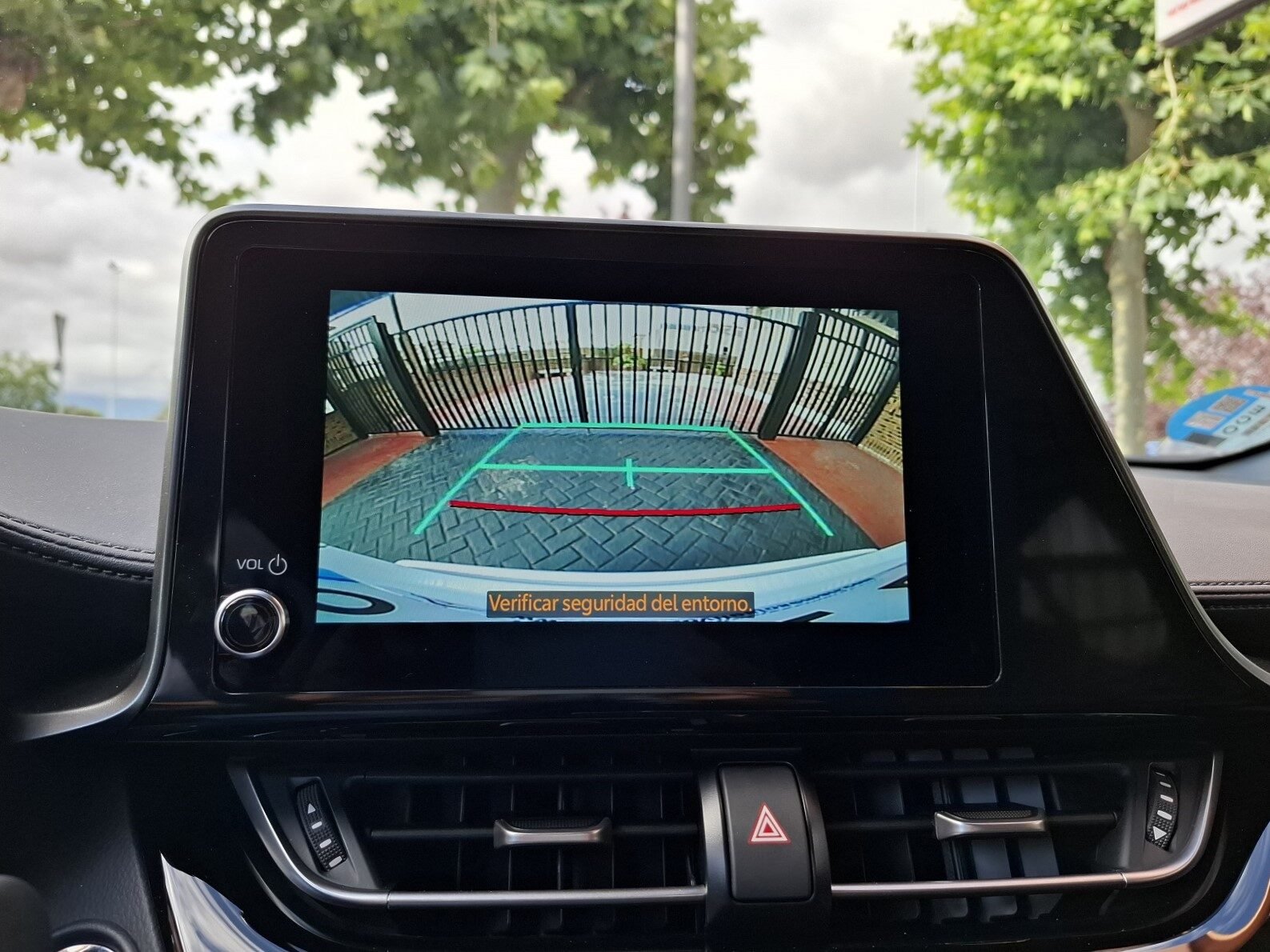 TOYOTA C-HR Advance