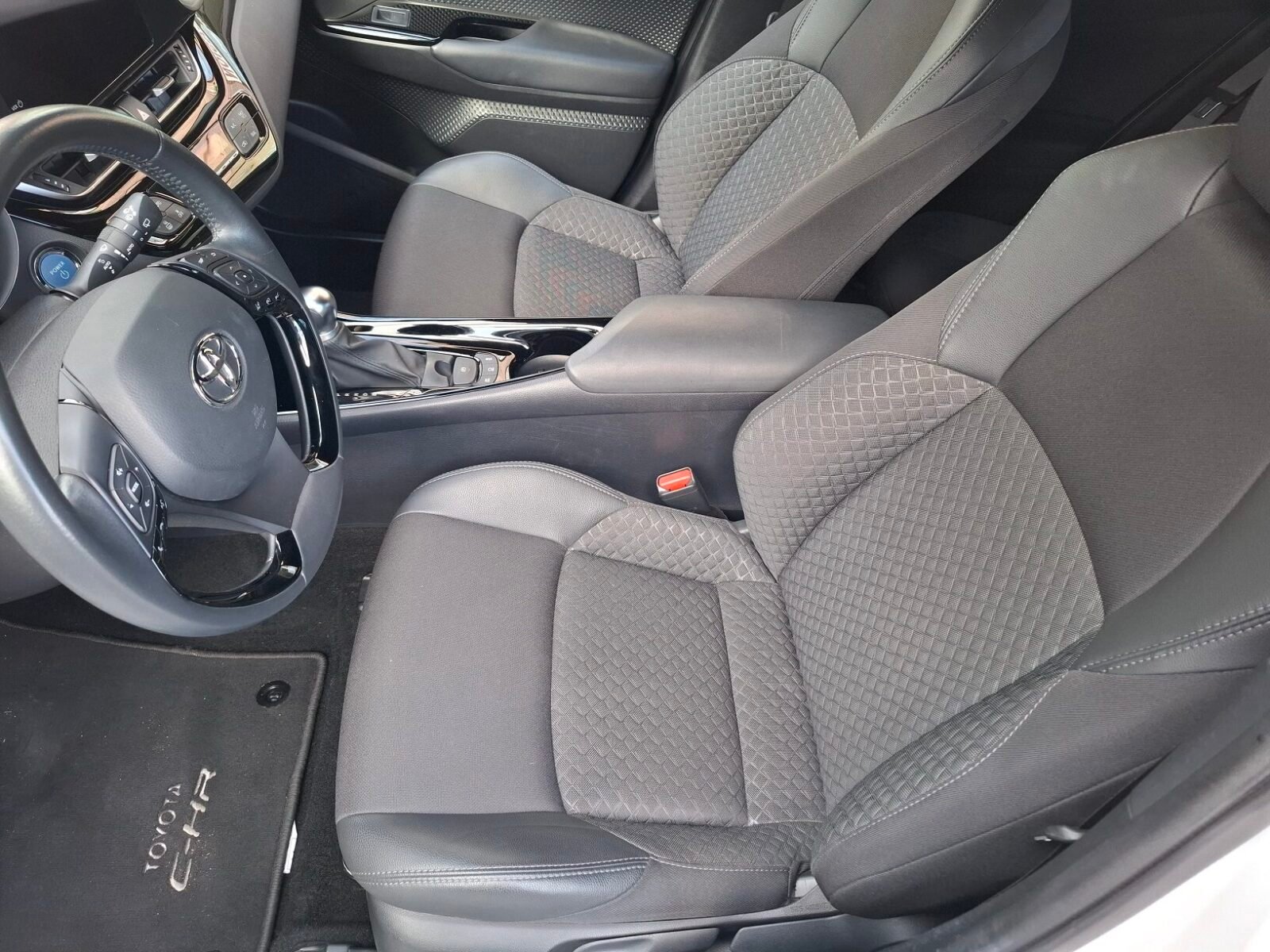 TOYOTA C-HR Advance