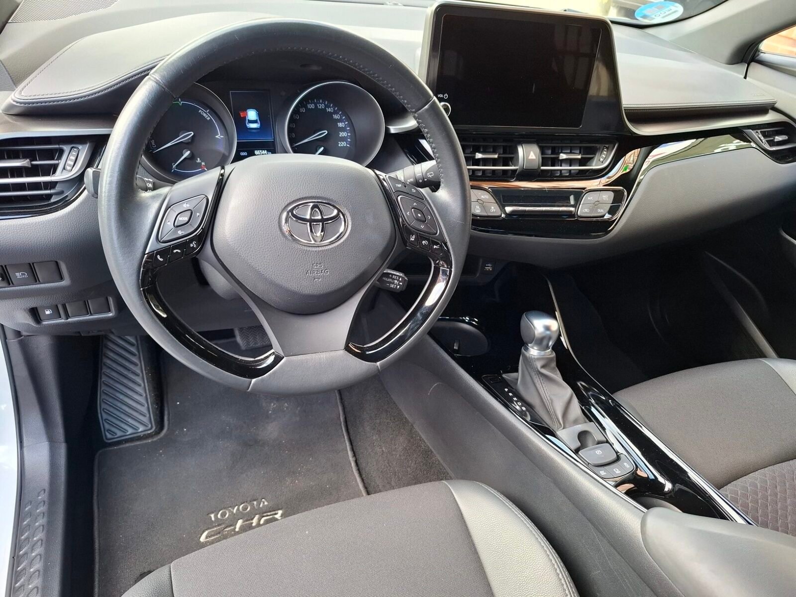 TOYOTA C-HR Advance