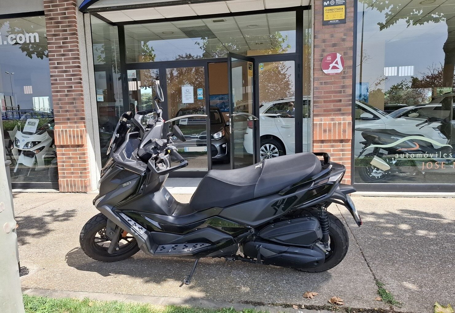 Kymco 350 scooter DTX