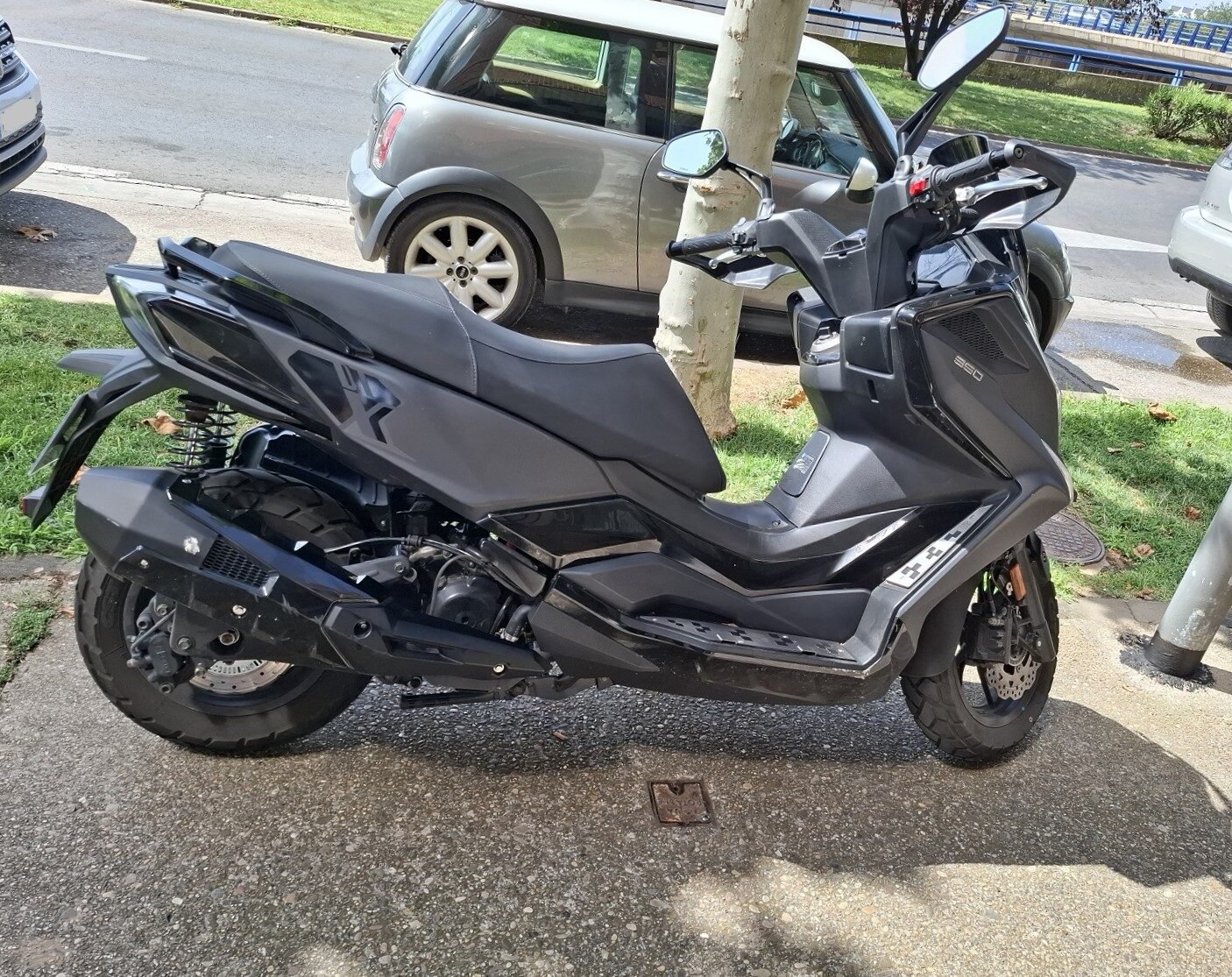 Kymco 350 scooter DTX