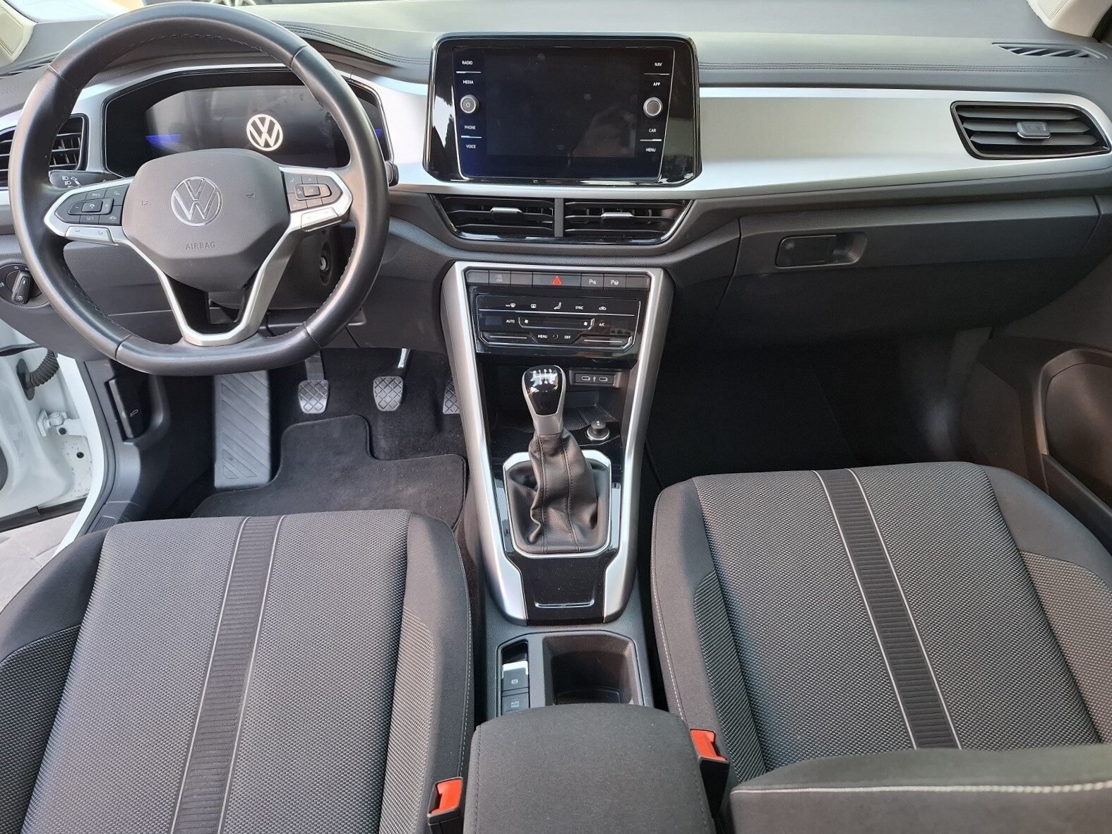 VOLKSWAGEN T-ROC LIFE 