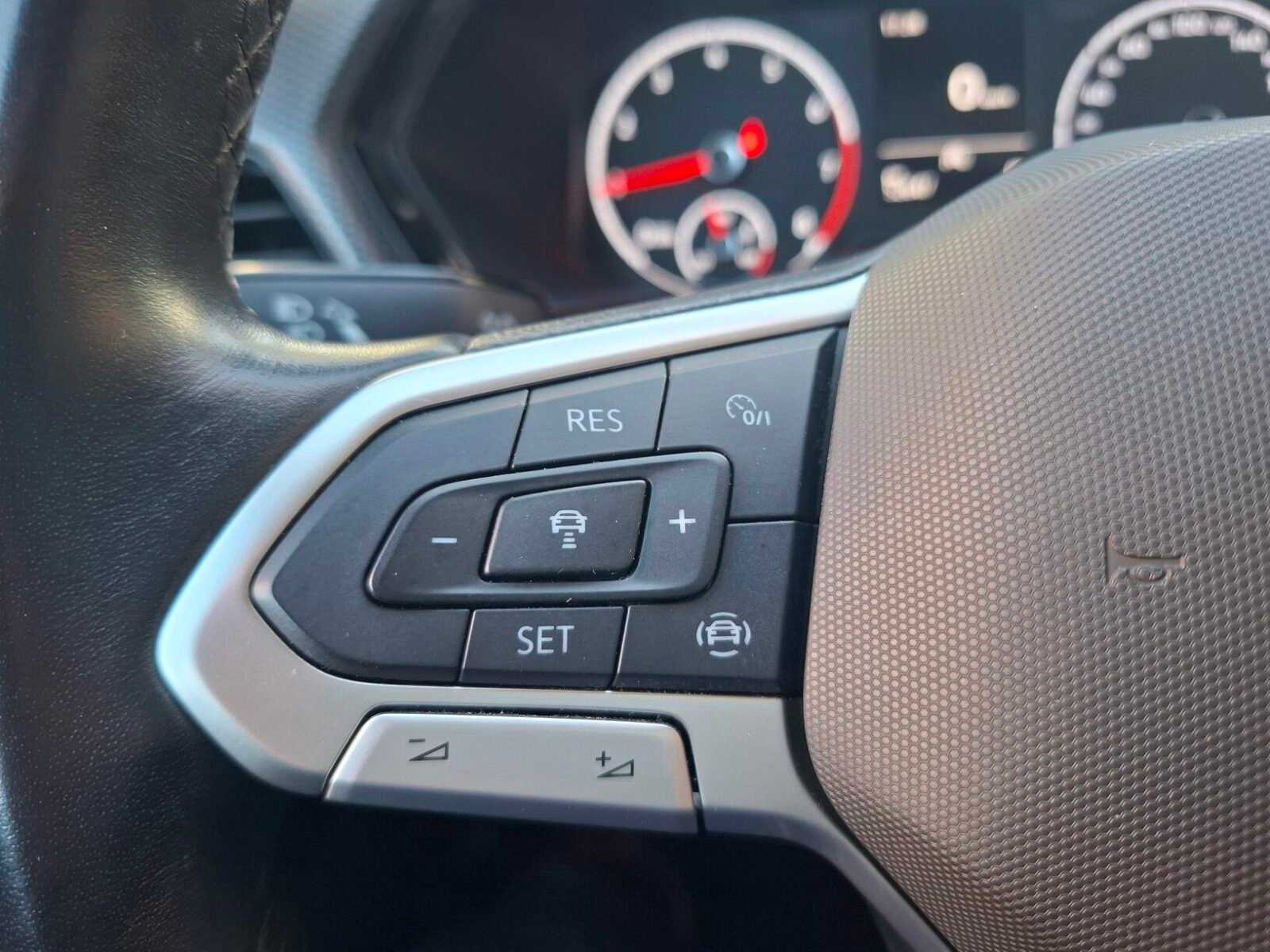 VOLKSWAGEN T-CROSS ADVANCE
